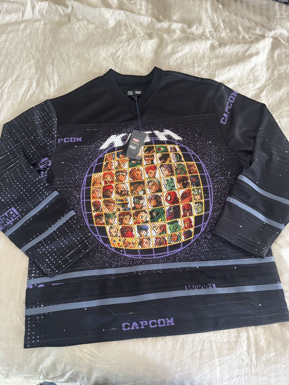 Kith × Marvel Comics Kith x Marvel v Capcom Size US M / EU 48-50 / 2 - 1 Thumbnail