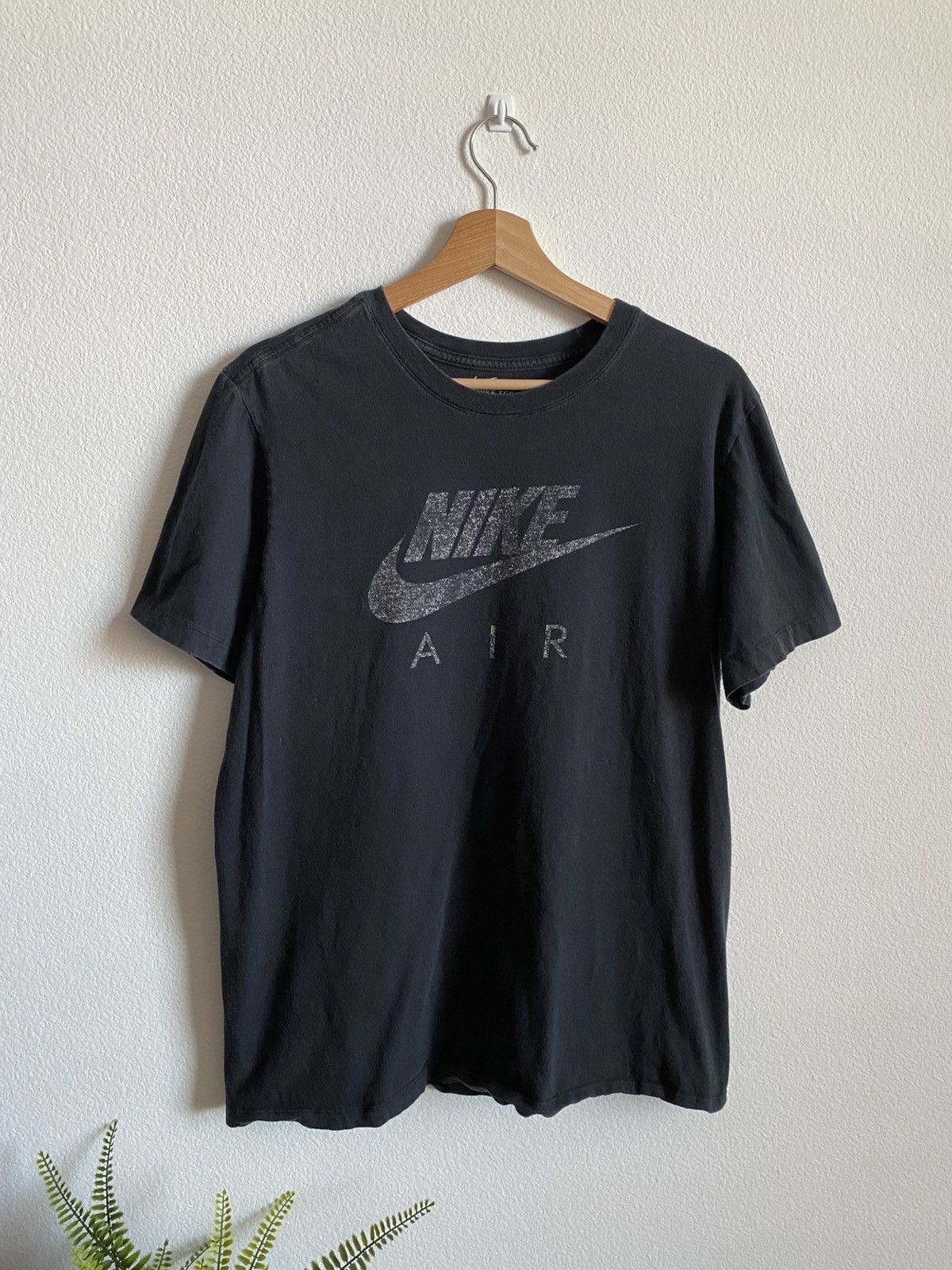 Faded Nike Center Swoosh Tee