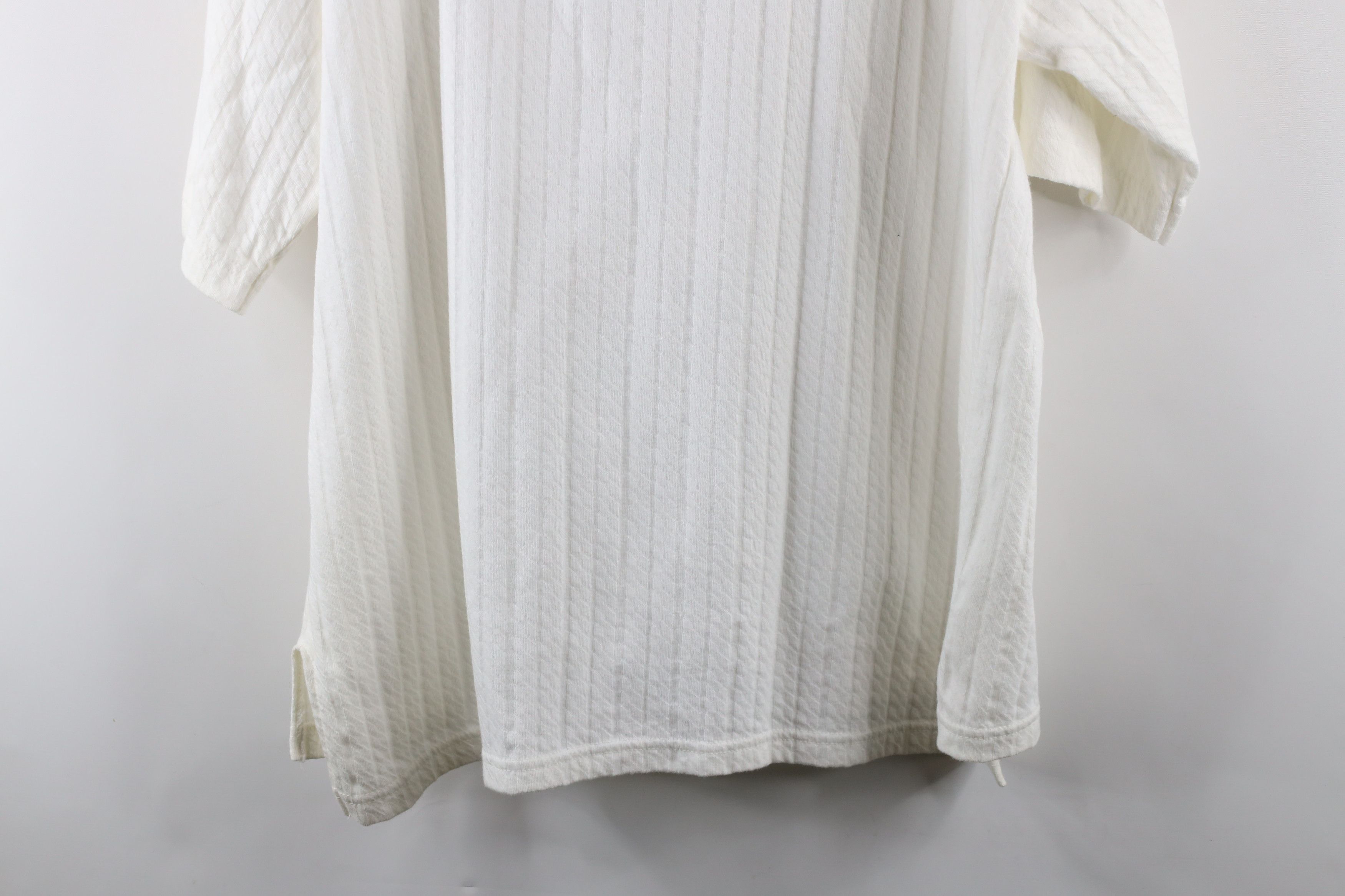 Vintage Vintage 90s Streetwear Textured Baggy Fit Henley T-Shirt USA Size US L / EU 52-54 / 3 - 10 Thumbnail