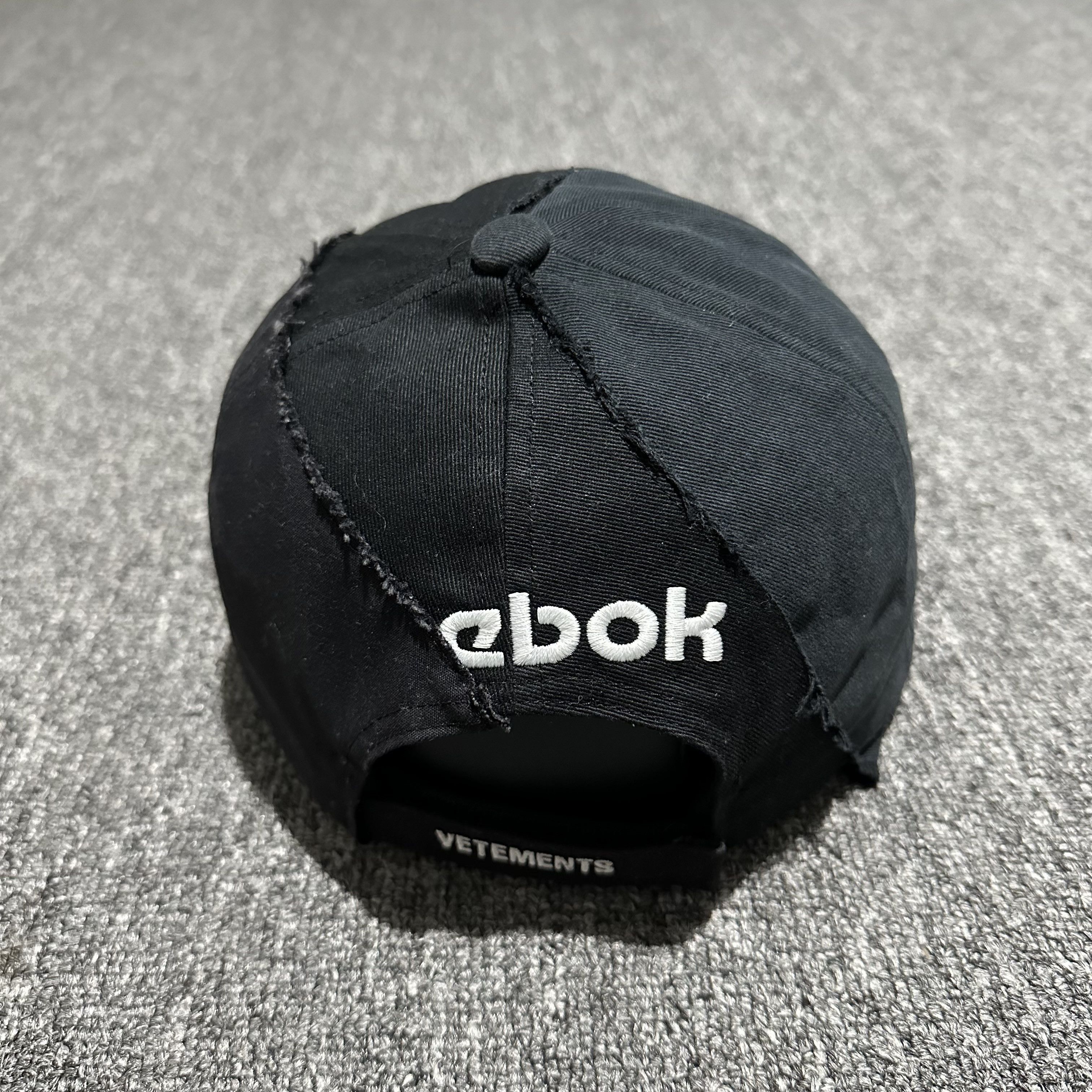 Reebok × Vetements AW17 Runway Vetements Reebok Reconstructed Hat Size ONE SIZE - 3 Thumbnail