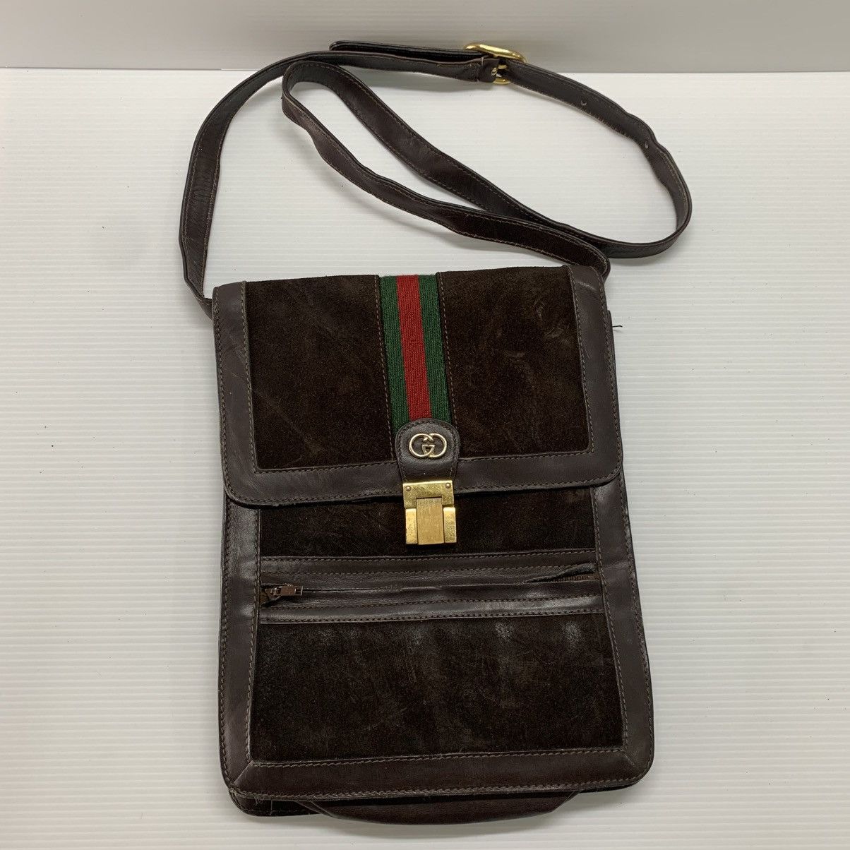 Gucci Gucci Parfums Suede Leather Slingbag Size ONE SIZE - 2 Thumbnail
