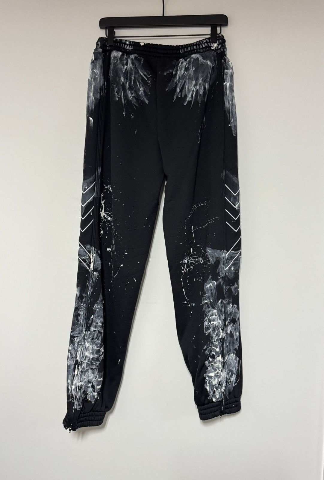 Balenciaga Paint splatter jogger pants Size US 28 / EU 44 - 3 Thumbnail
