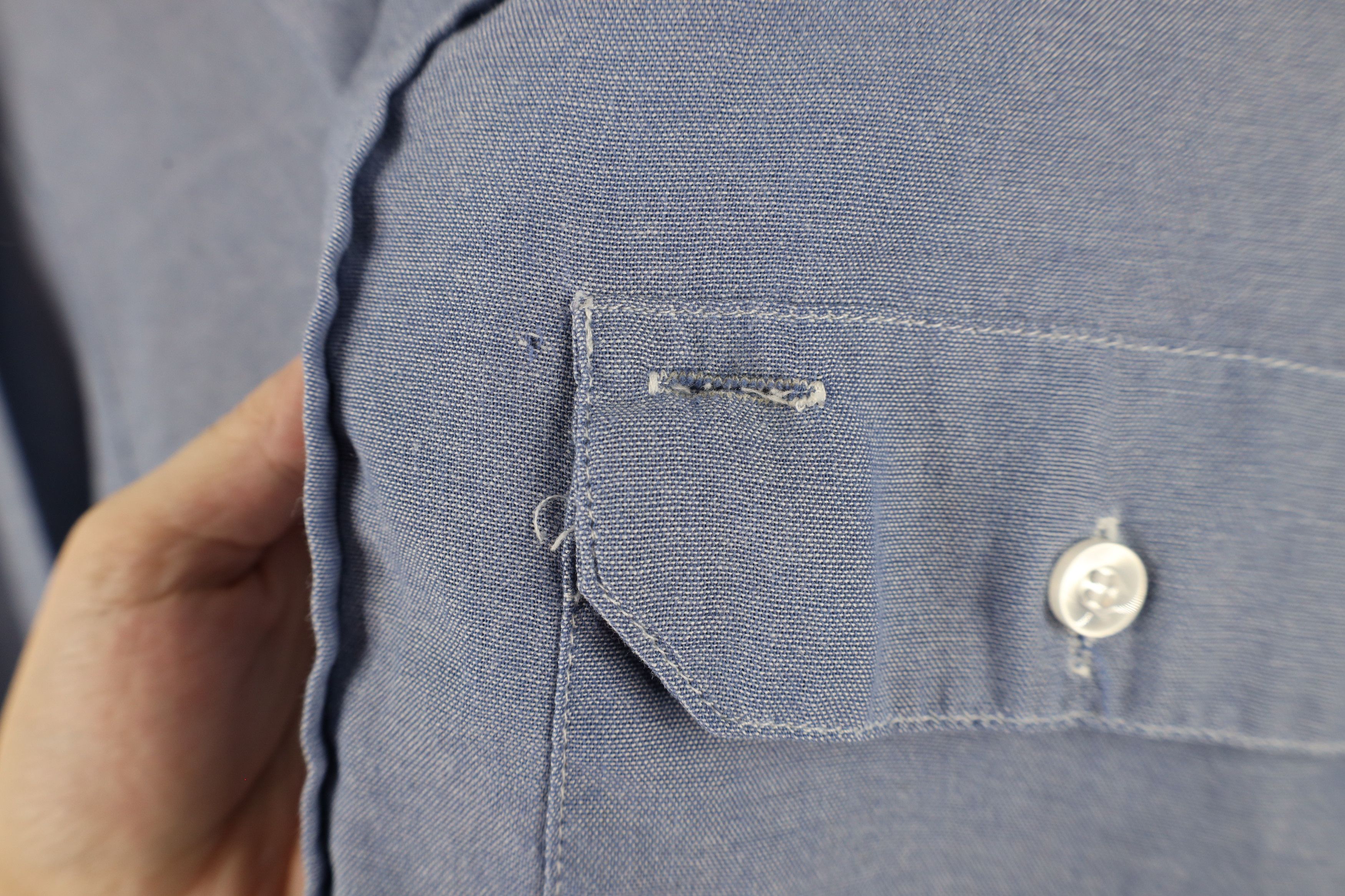 Vintage Vintage 90s Streetwear Chambray Workwear Button Shirt Blue Size US L / EU 52-54 / 3 - 5 Thumbnail
