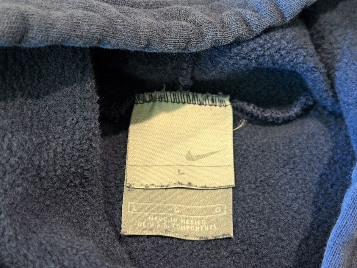 Nike VTG Nike Gray Tag Distressed Center Swoosh Y2K Grunge Hoodie Size US L / EU 52-54 / 3 - 5 Thumbnail