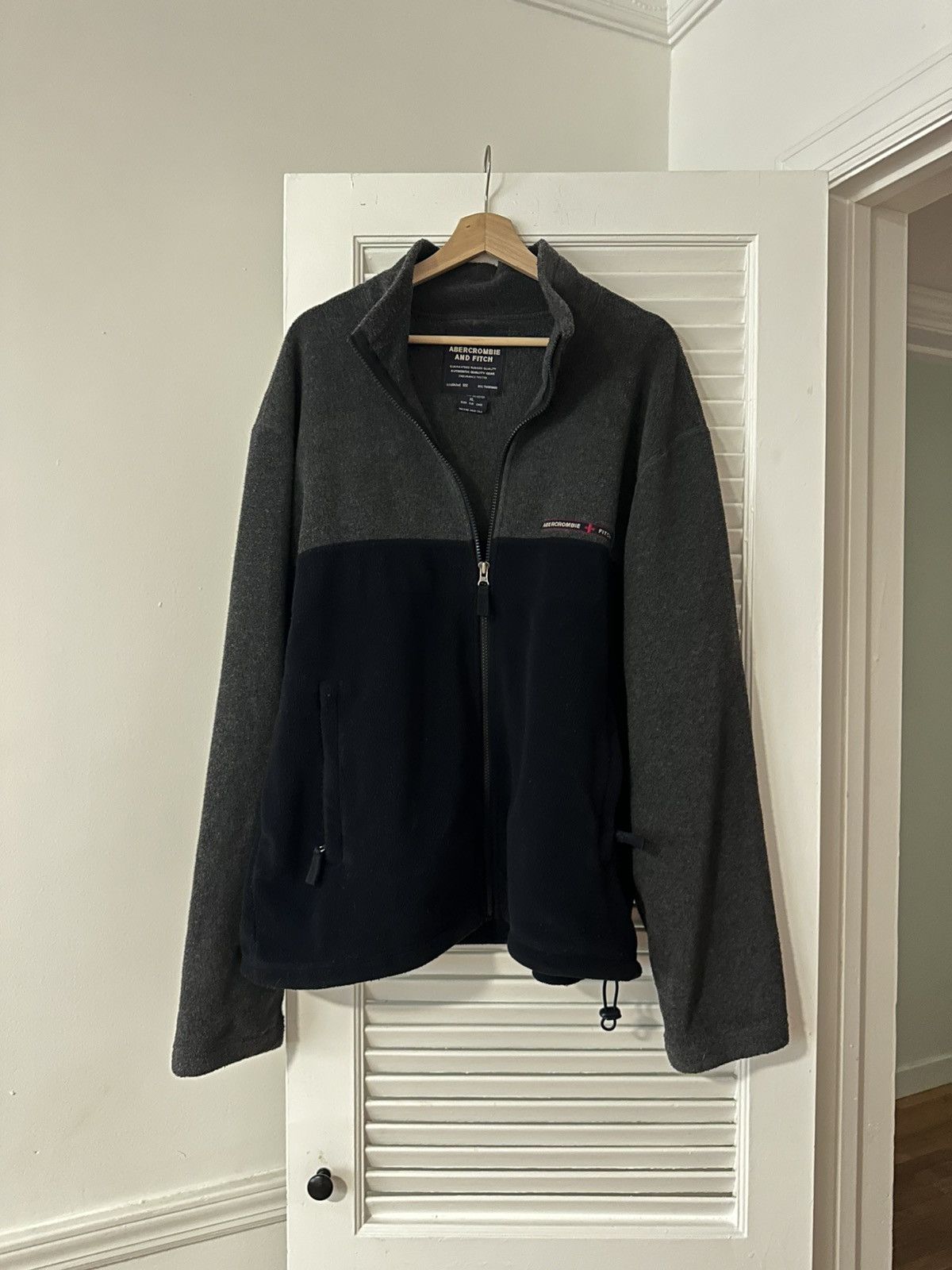 Abercrombie & Fitch Vintage YTK Abercrombie & Fitch Two-Tone Gray & Black Fleece Size US XL / EU 56 / 4 - 1 Thumbnail