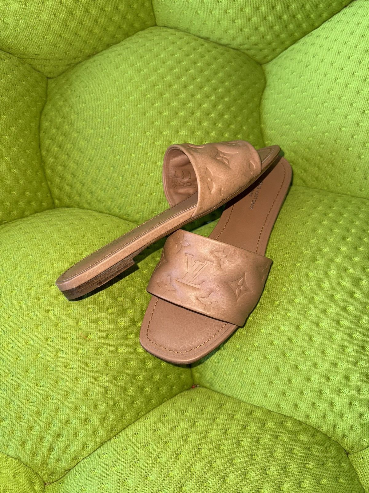 Louis Vuitton Louis vuitton revival monogram sandals Size US 6.5 / IT 36.5 - 7 Thumbnail