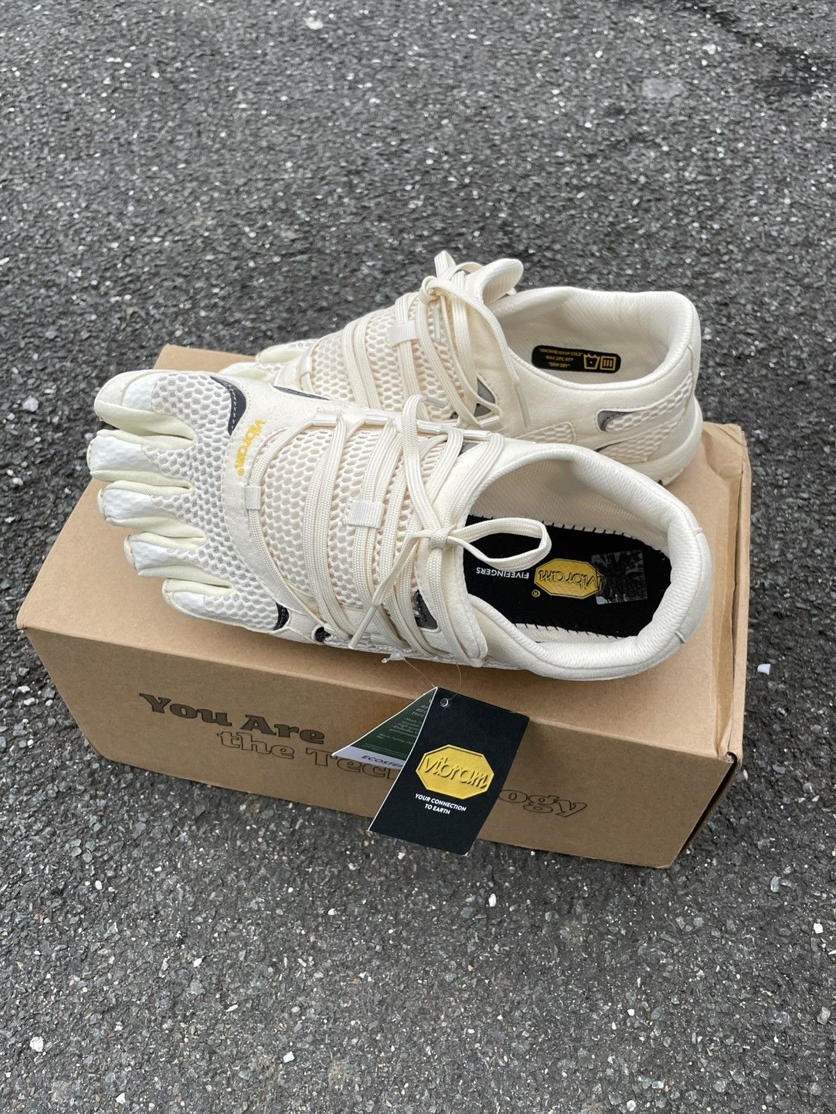 Vibram Vibram FiveFingers Roadaround Ivory Sneakers Size US 7.5 / IT 37.5 - 3 Thumbnail