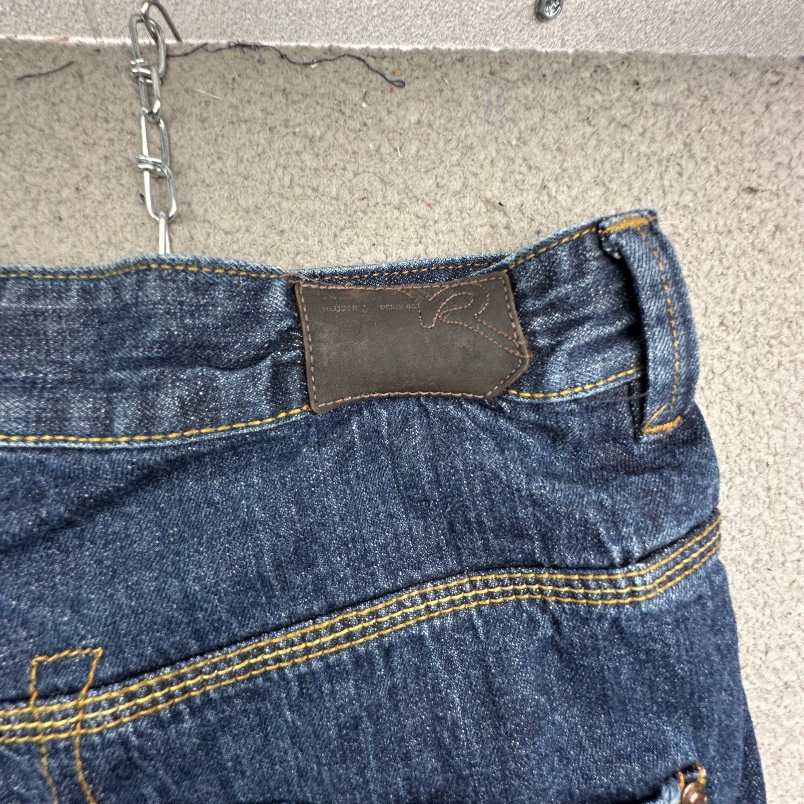 Rocawear Vintage Rocawear Dark Blue Logo Embroidered Jeans Men 40x32 Size US 40 / EU 56 - 11 Thumbnail