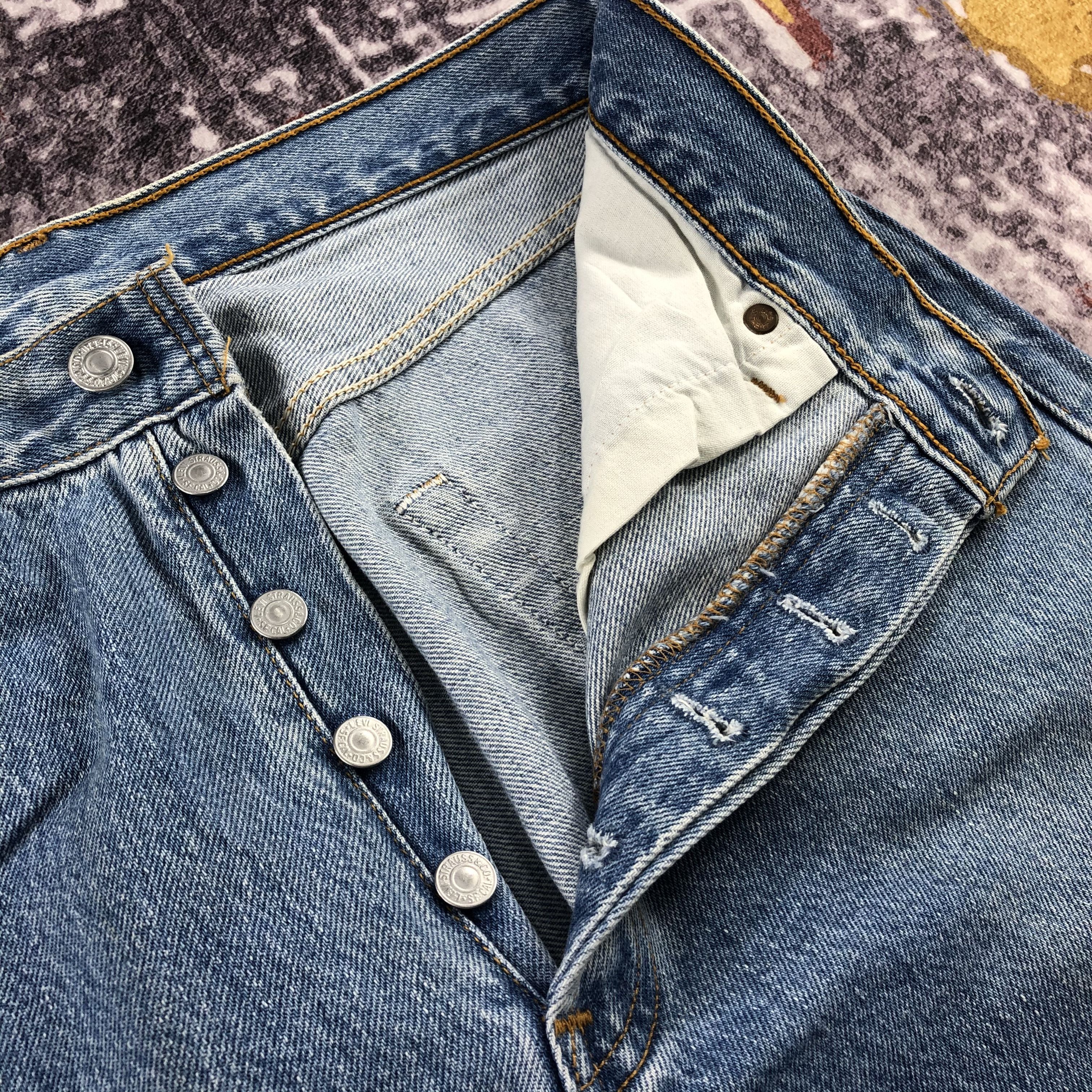 Levi's × Vintage Vintage 90s Blue Wash Levis 501 Jeans-JM2295 Size US 31 - 7 Thumbnail