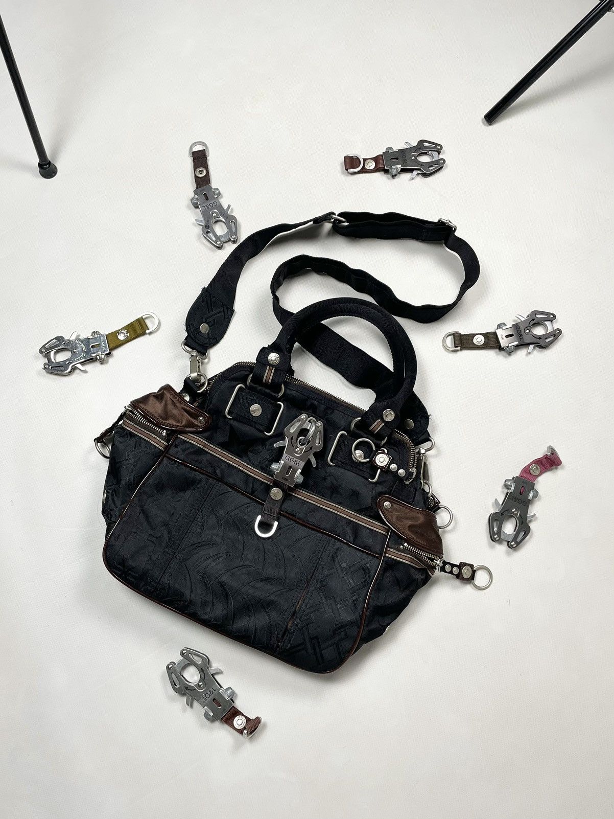 Japanese Brand George Gina & Lucy In & Out Vintage Black Carabiner Bag GGL Size ONE SIZE - 1 Thumbnail