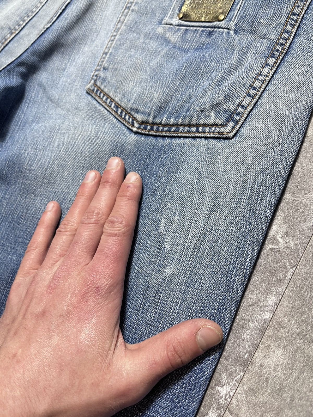 Dolce & Gabbana Vintage Dolce Gabbana Faded Denim Jeans Metal Logo Size US 36 / EU 52 - 6 Thumbnail