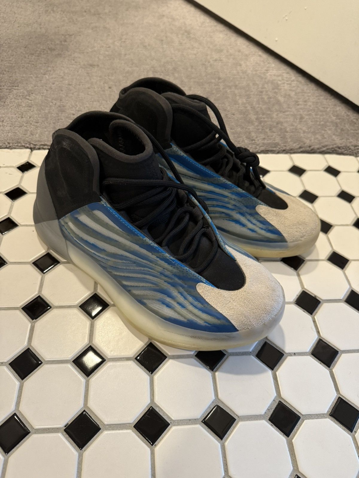 Yeezy Yeezy QNTM Frozen Blue Size US 10.5 / EU 43-44 - 1 Thumbnail