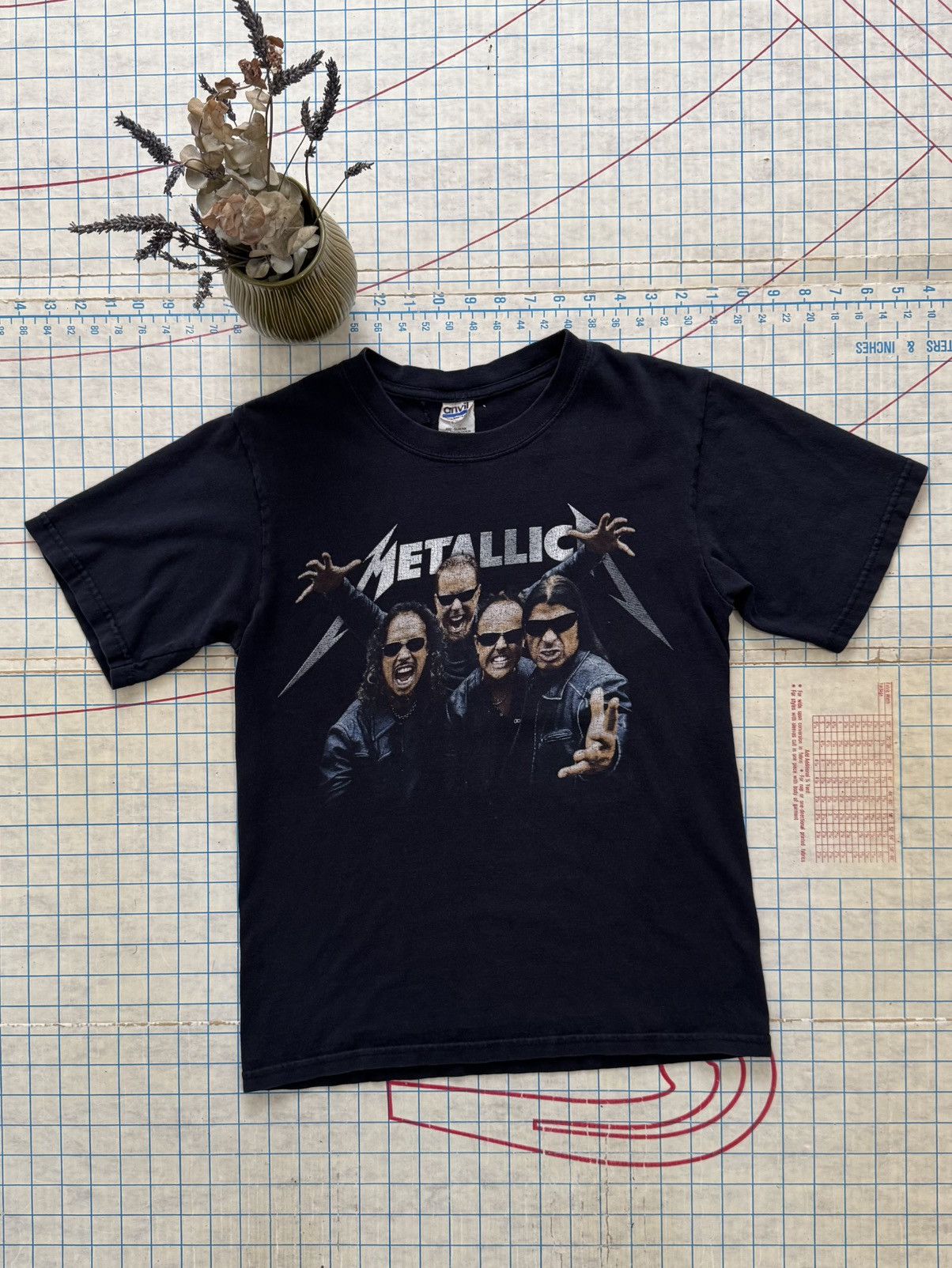 Band Tees × Metallica × Vintage Metallica Magnetic World Tour Tee Black Mens Size Small Size US S / EU 44-46 / 1 - 1 Thumbnail