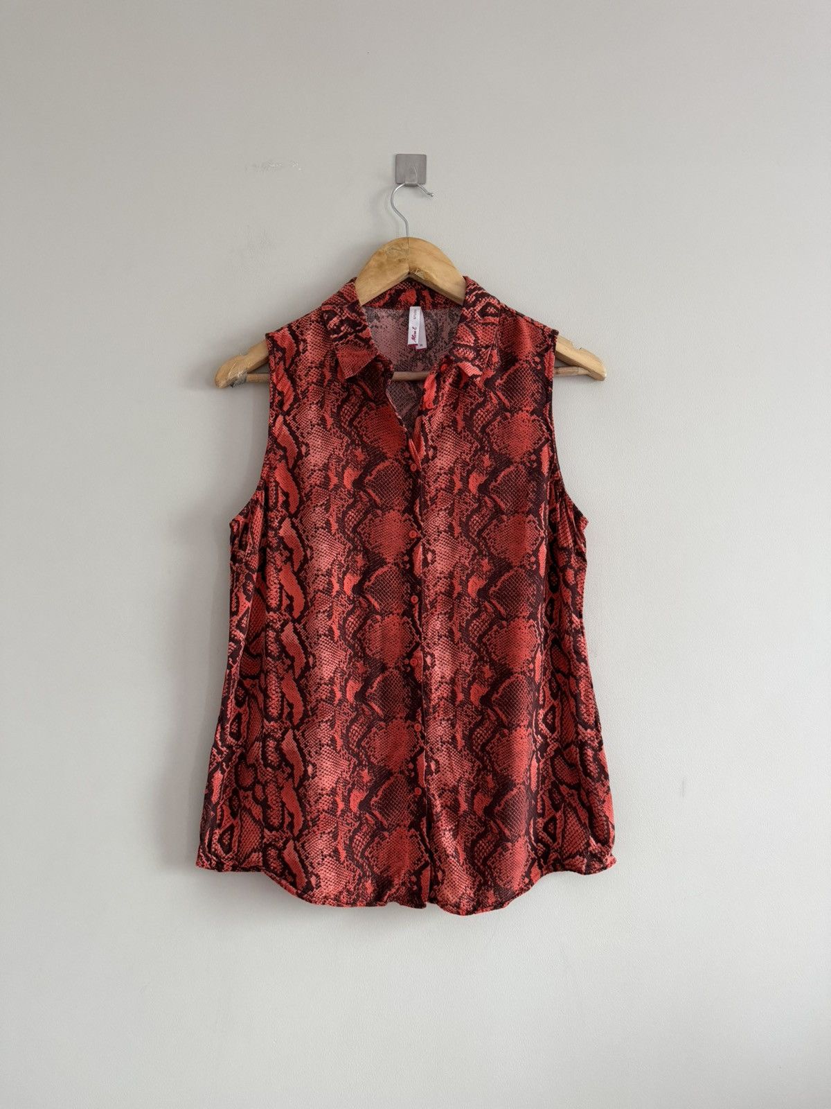 Vintage Red Snakeskin Print Sleeveless Blouse Button Up Size M / US 6-8 / IT 42-44 - 1 Thumbnail