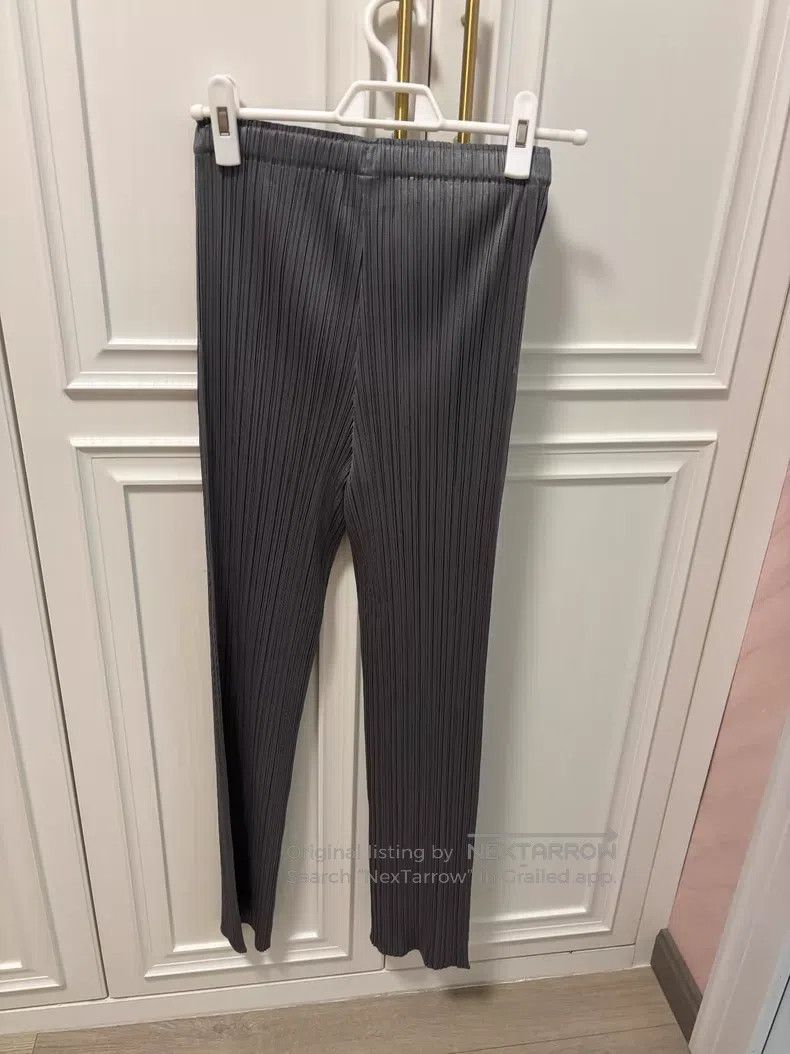 Issey Miyake Issey Miyake size:5 Dark gray pleated pants Size 22" - 5 Thumbnail