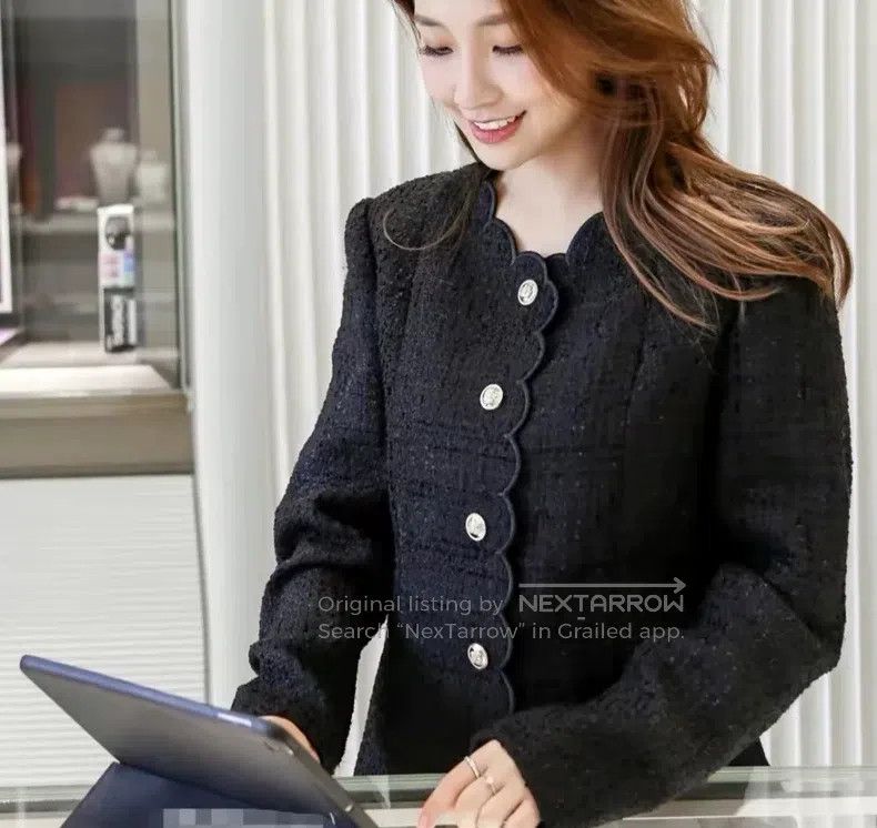 Chanel Chanel 20 black and gold wavy jackets Size XXS / US 00 / IT 34 - 1 Thumbnail