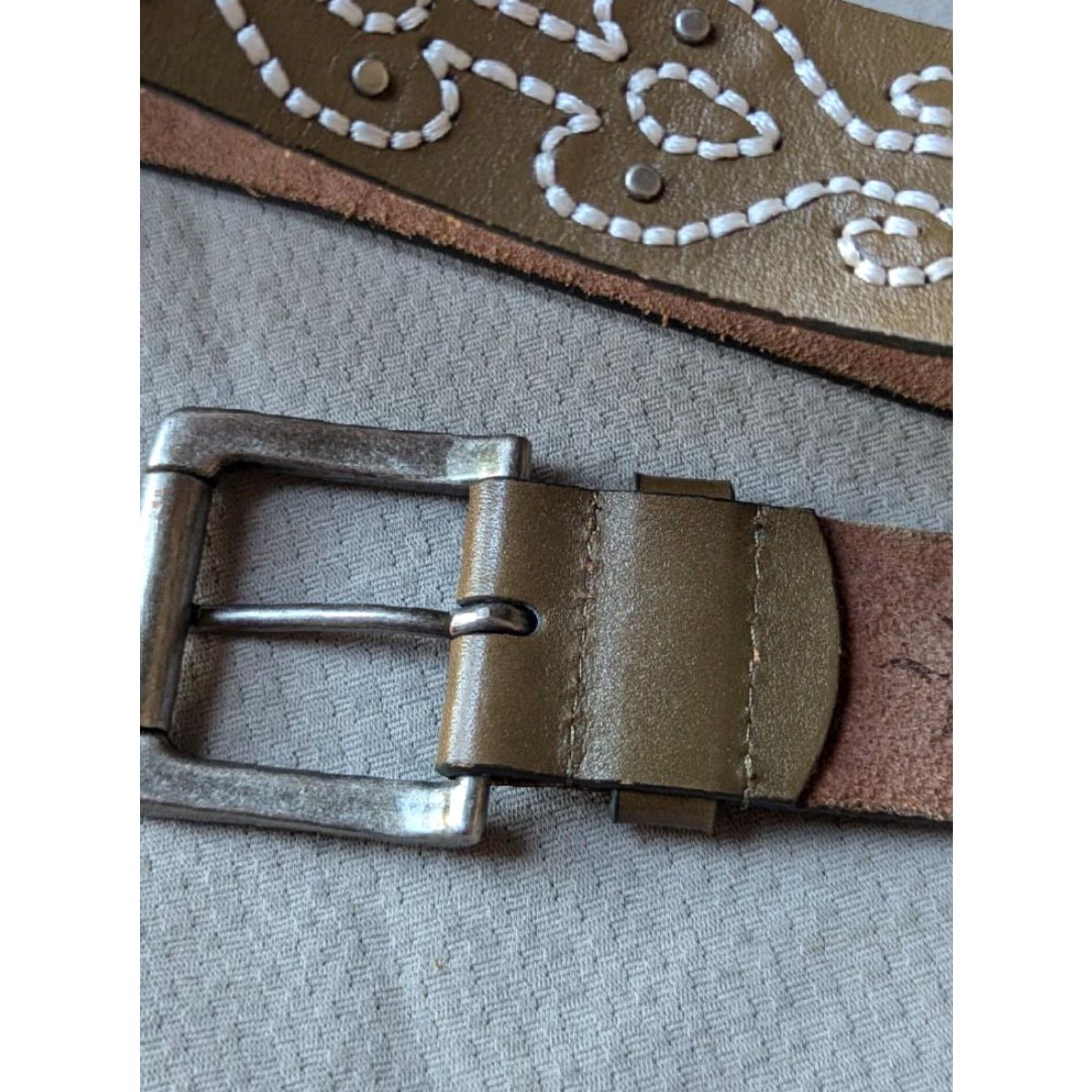 Vintage VINTAGE western belt Men 32 brown leather studded rodeo COWBOY 90s theme Harley America belt Size 32 Mens Size 32 - 5 Thumbnail