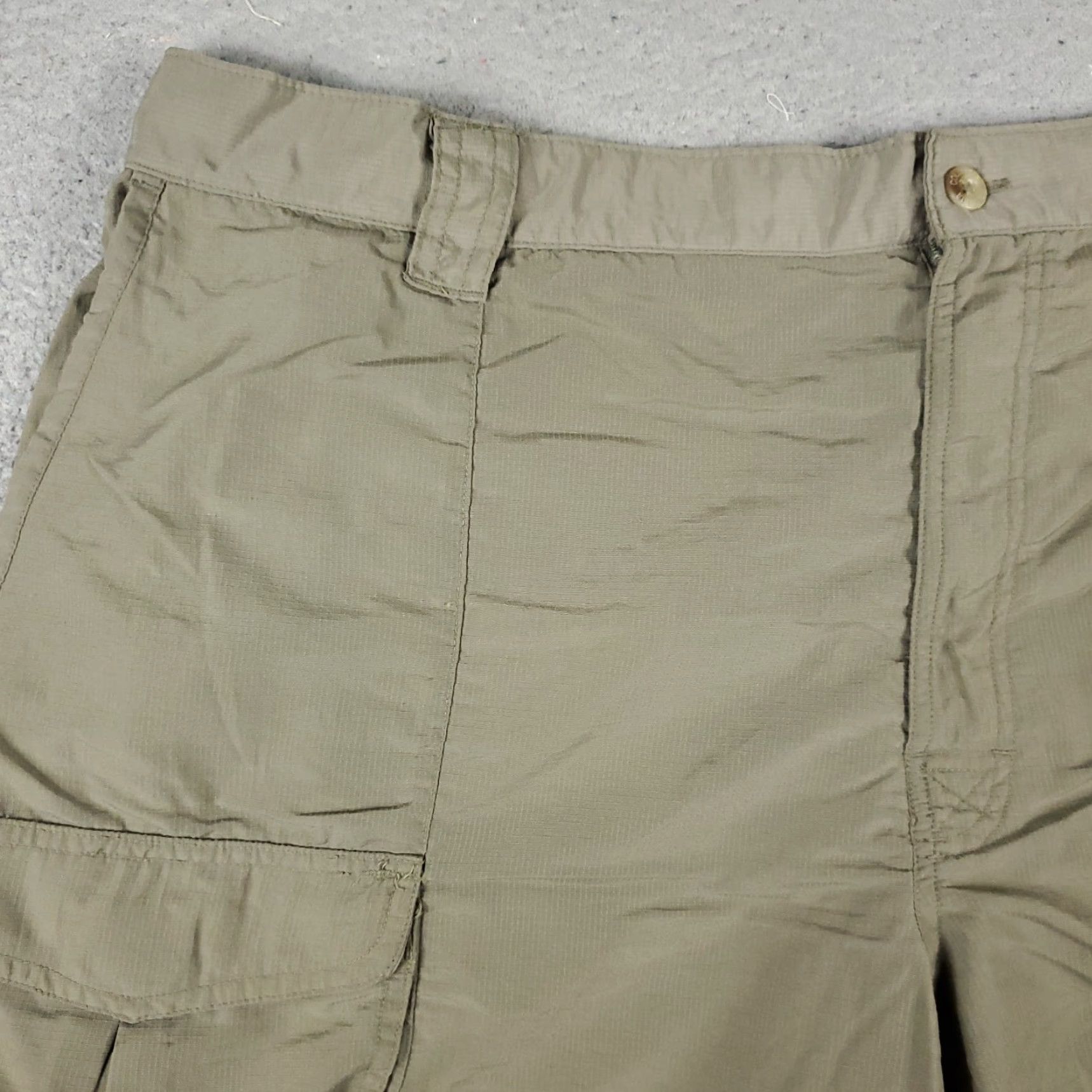 Vintage Columbia Cargo Shorts Mens 2XL Beige Outdoors Hiking Polyester Cargo Pocket Regular Size US 39 - 2 Thumbnail