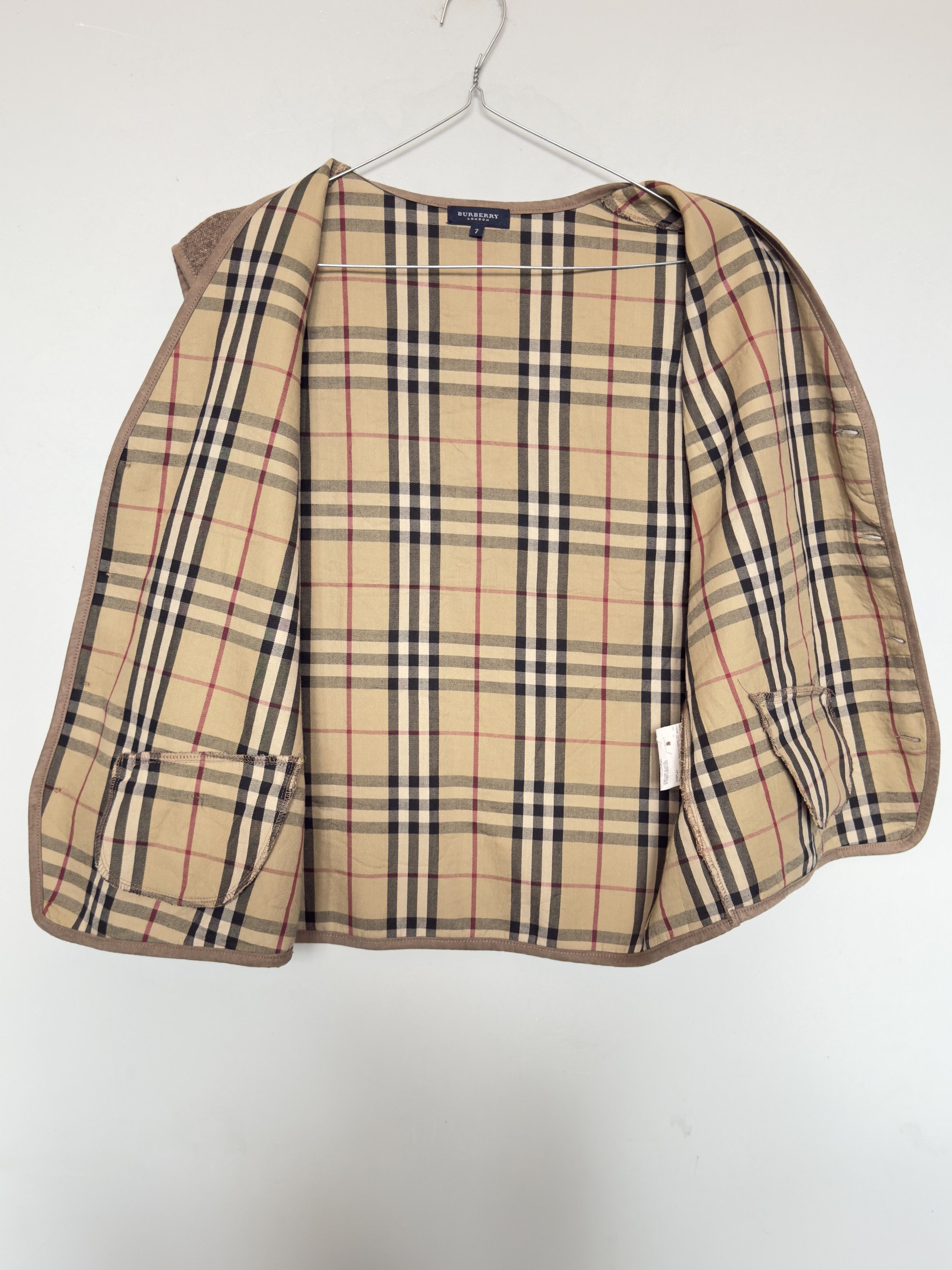 Burberry 🔥 burberry london novacheck wool vest iconic. Rare size L Size US L / EU 52-54 / 3 - 2 Thumbnail