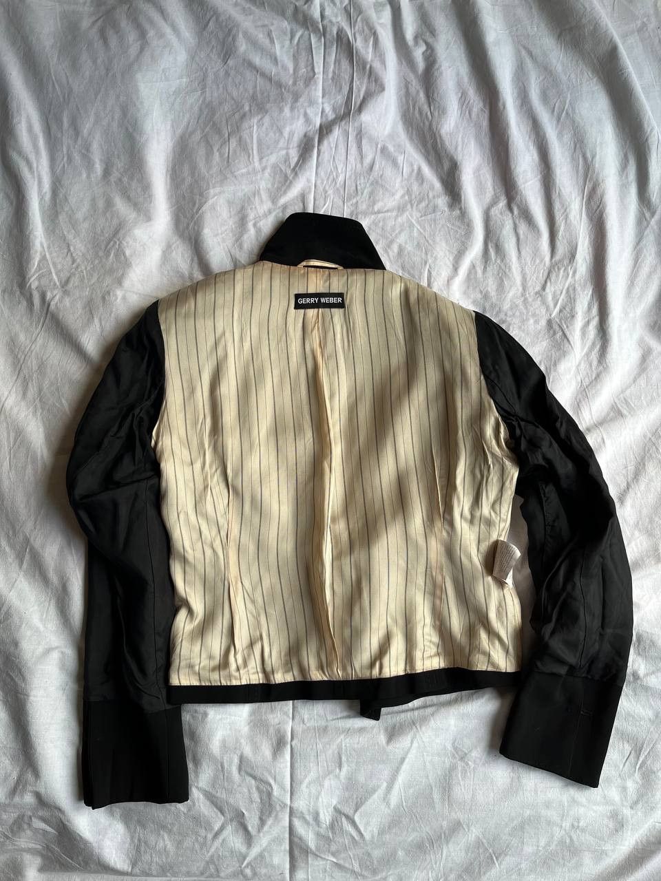 Gerry Weber × Vintage Gerry Weber vintage black women's cropped blazer Size M / US 6-8 / IT 42-44 - 5 Thumbnail