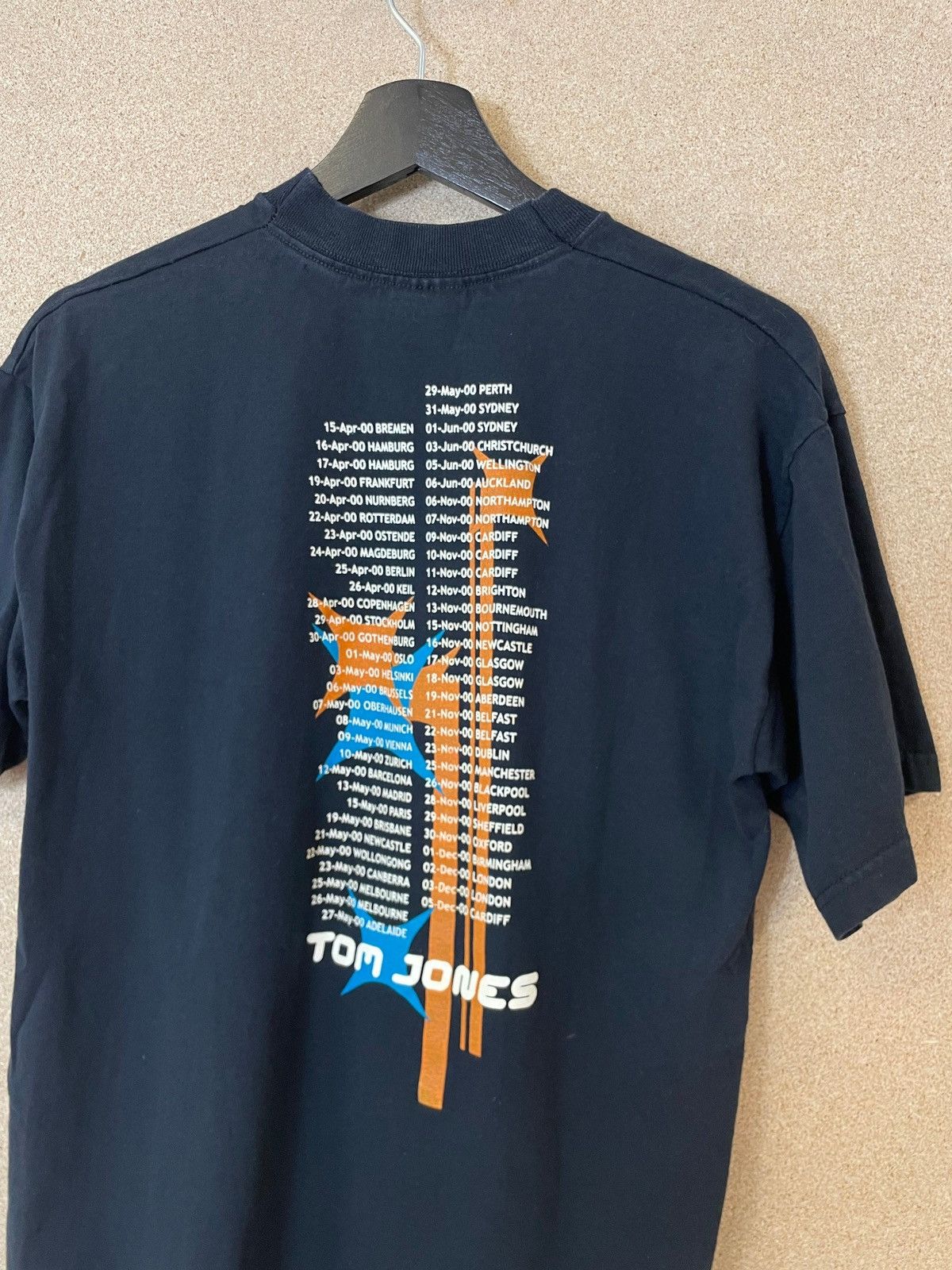 Band Tees × Vintage Vintage 2000 Tom Jones Tour T-shirt - M Size US M / EU 48-50 / 2 - 4 Thumbnail