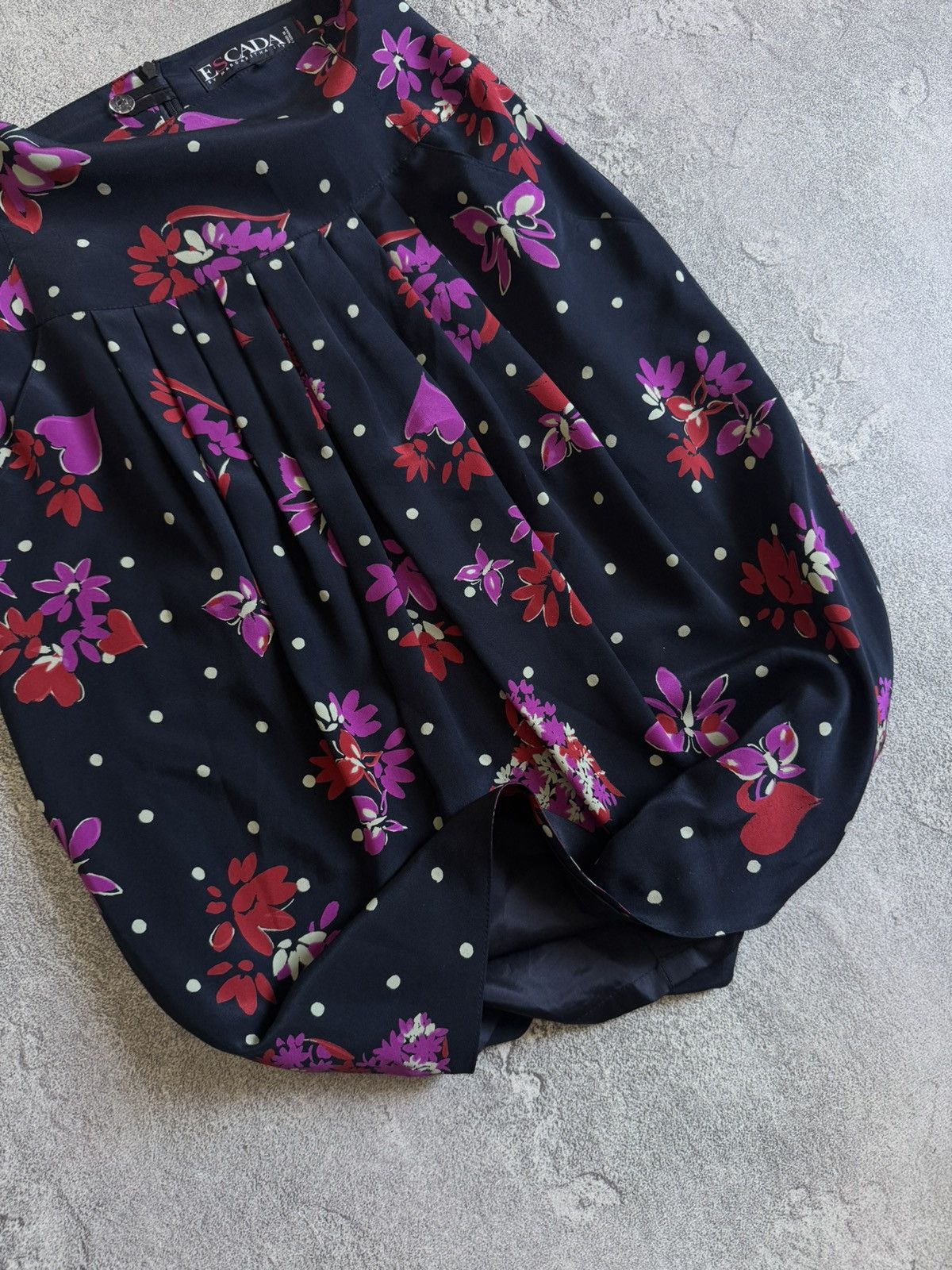 Escada Escada by Margaretha Ley 38size all printed flowers 🌺 skirt Size 26" / US 2 / IT 38 - 3 Thumbnail