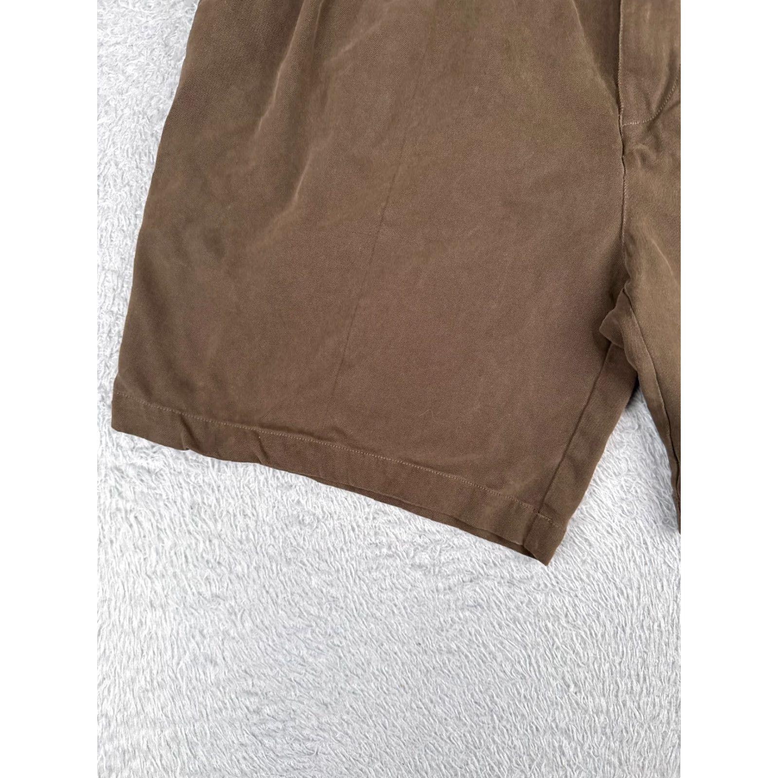 Tommy Bahama Tommy Bahama Shorts Men Bermuda 36 Brown Silk Pleated Beach Resort 36x9 Relaxed Mens Summer 100% Silk Easy Care Pockets Quick Dry Size US 36 / EU 52 - 3 Thumbnail
