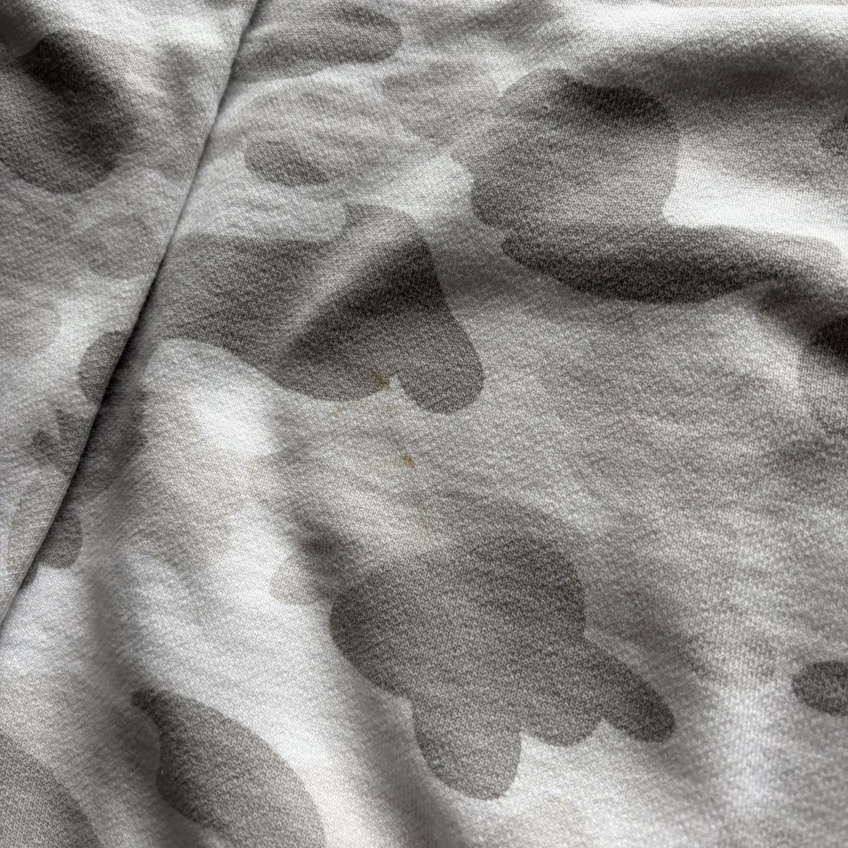 Bape OG BAPE WHITE CAMO Swarovski Crewneck Sweatshirt stk size L Size US L / EU 52-54 / 3 - 4 Thumbnail