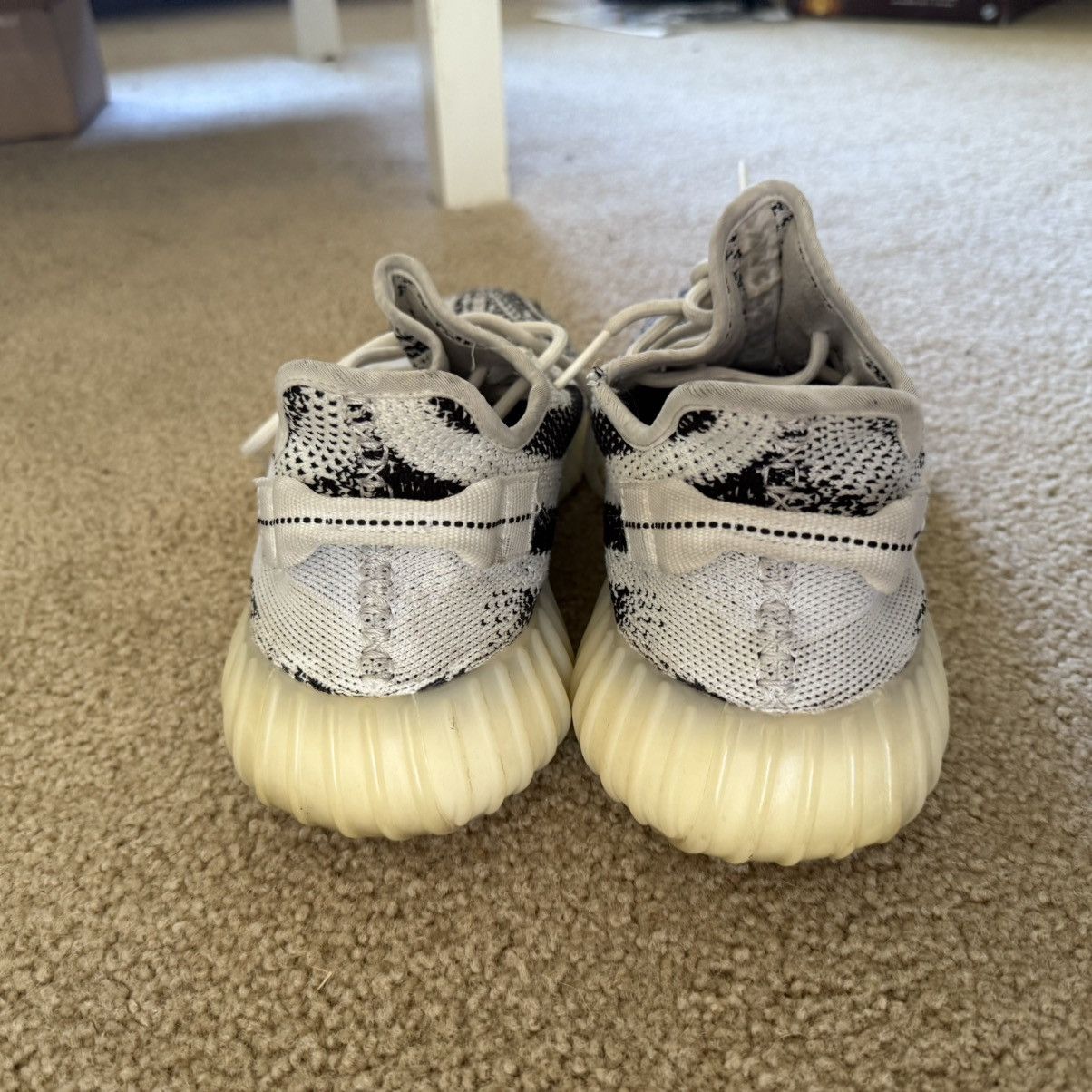 Yeezy Yeezy Zebras Size US 11 / EU 44 - 4 Thumbnail