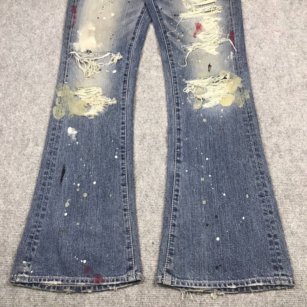 Designer × Japanese Brand FLARE🔥VANQUISH DISTRESSED BOOTCUT PAINTED DENIM PANTS 145 Size US 30 / EU 46 - 2 Thumbnail