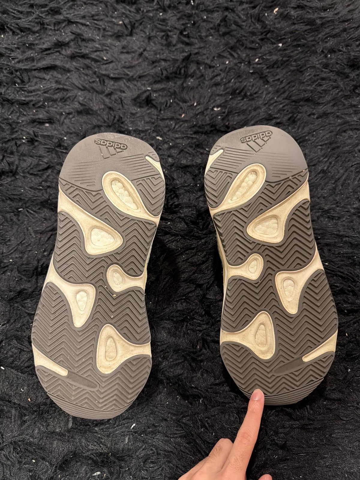 Yeezy Adidas Yeezy Boost 700 V2 Static Size US 8 / EU 41 - 5 Thumbnail