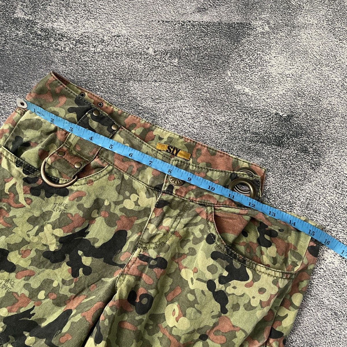 If Six Was Nine SLY camo japanese style y2k punk multi pocket short pants Size US 31 - 12 Thumbnail