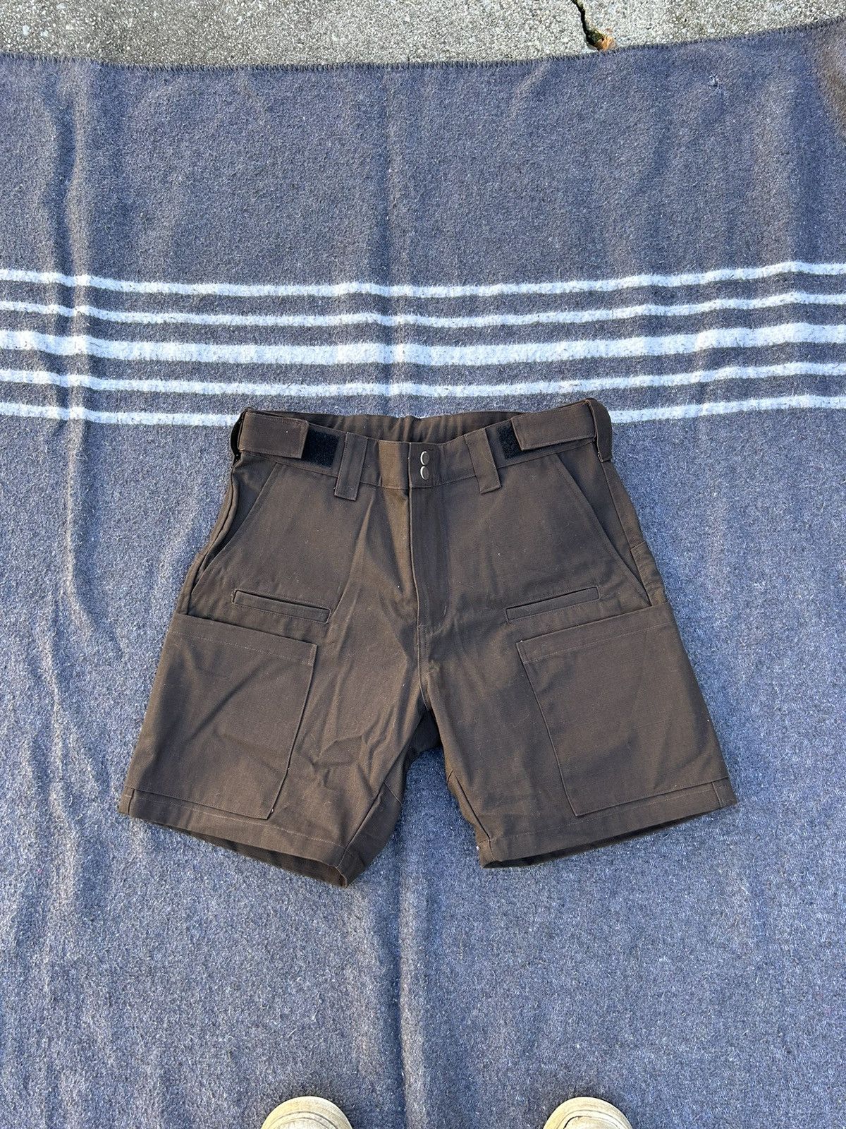 Designer × Japanese Brand Discontd Brown Denary Short Size US 32 / EU 48 - 1 Thumbnail