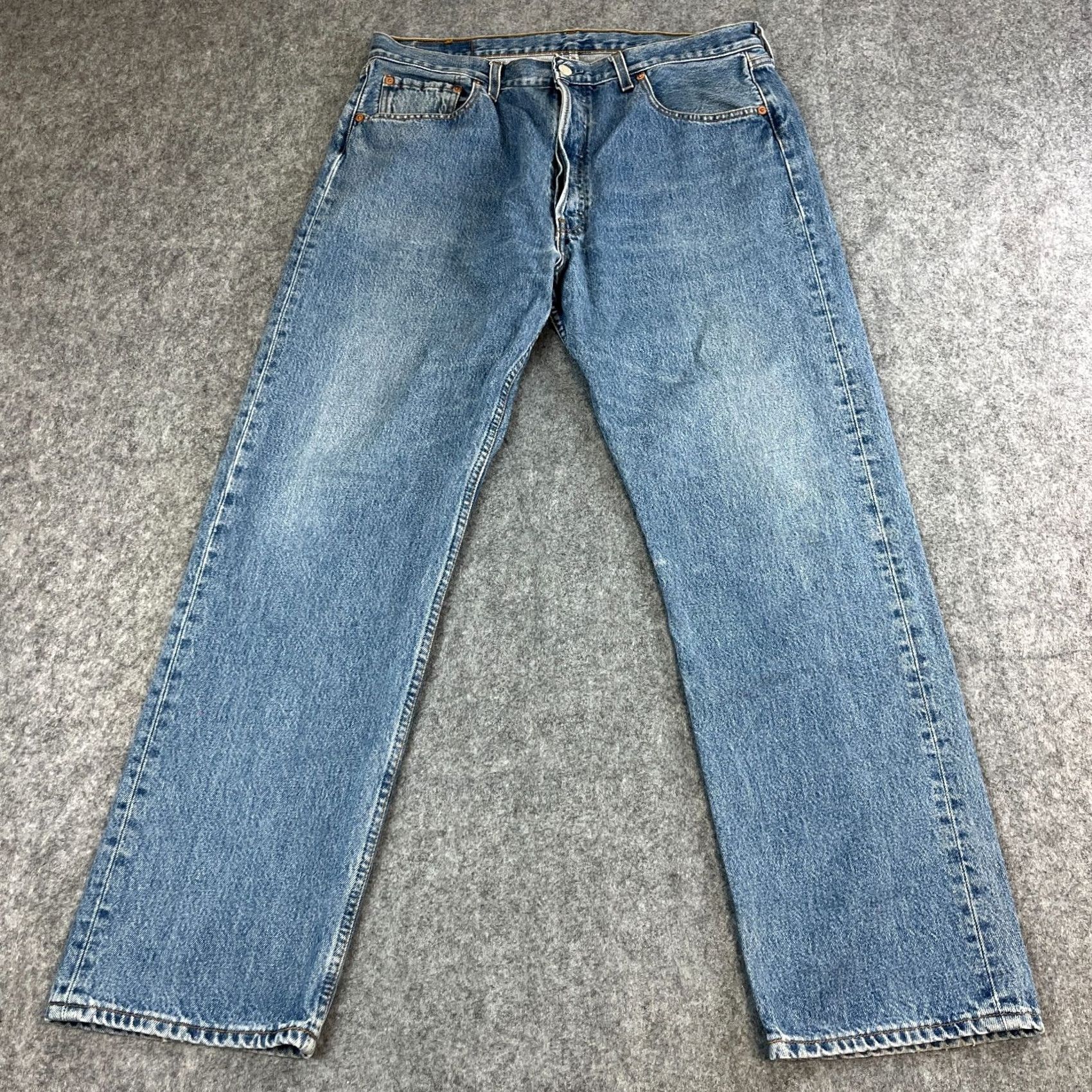 Levi's VINTAGE Levi's 501 Jeans Regular Straight Mens 36 Light Blue Denim Button Fly 5-Pocket 32 In Inside Leg Blue Mens Jeans Size US 36 / EU 52 - 2 Thumbnail