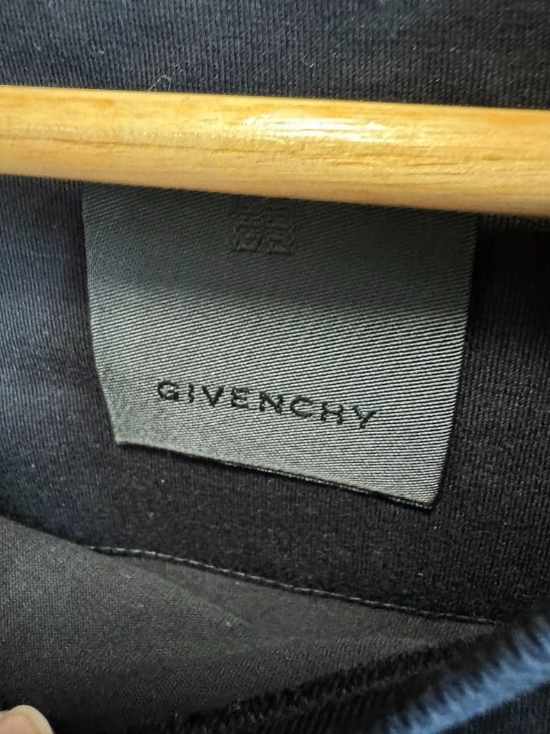 Givenchy Givenchy Classic shield logo short-sleeve T-shirt Size US M / EU 48-50 / 2 - 3 Thumbnail
