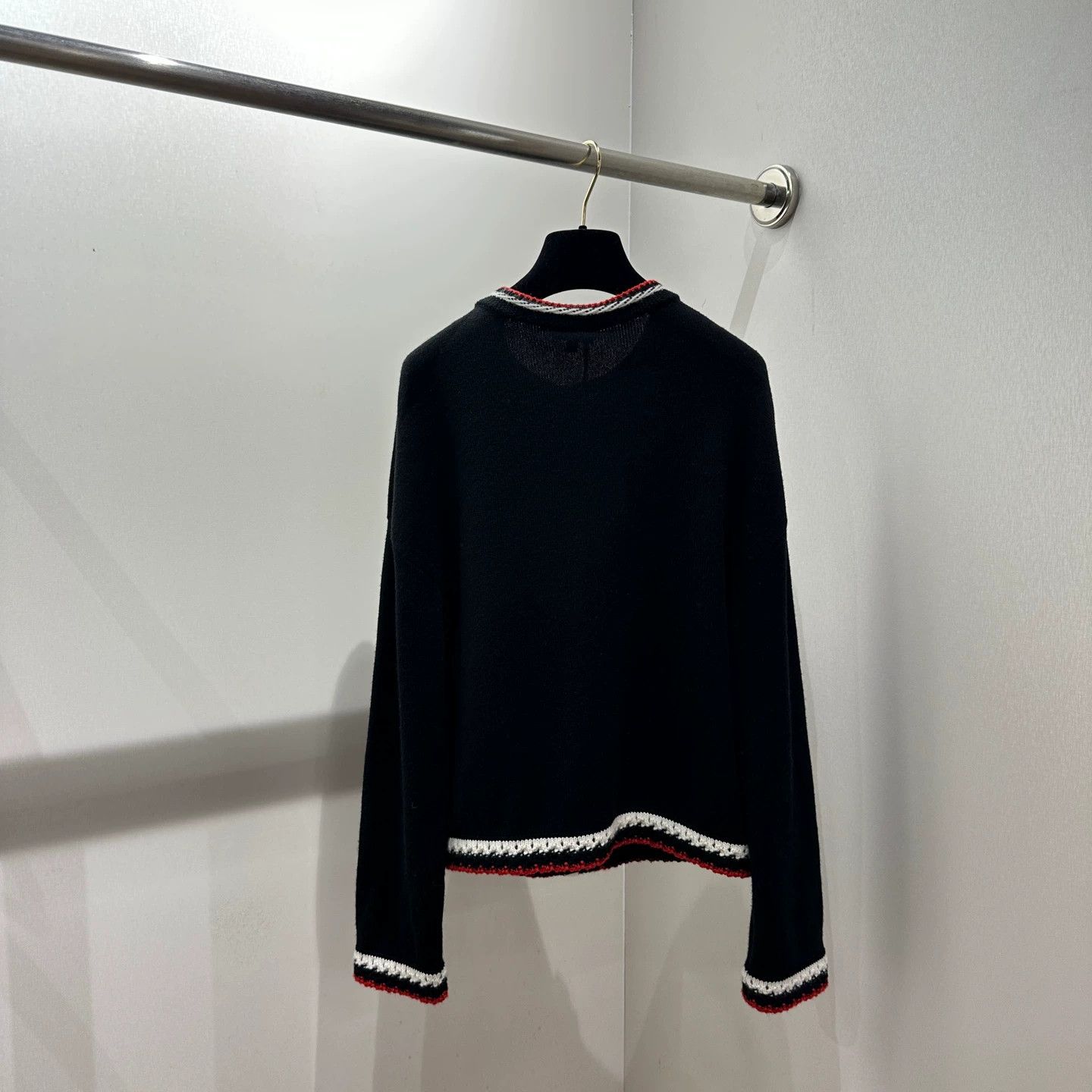 Chanel Chanel mar531 Snowflake Button Cashmere Knit Sweater 34 Size XS / US 0-2 / IT 36-38 - 2 Thumbnail