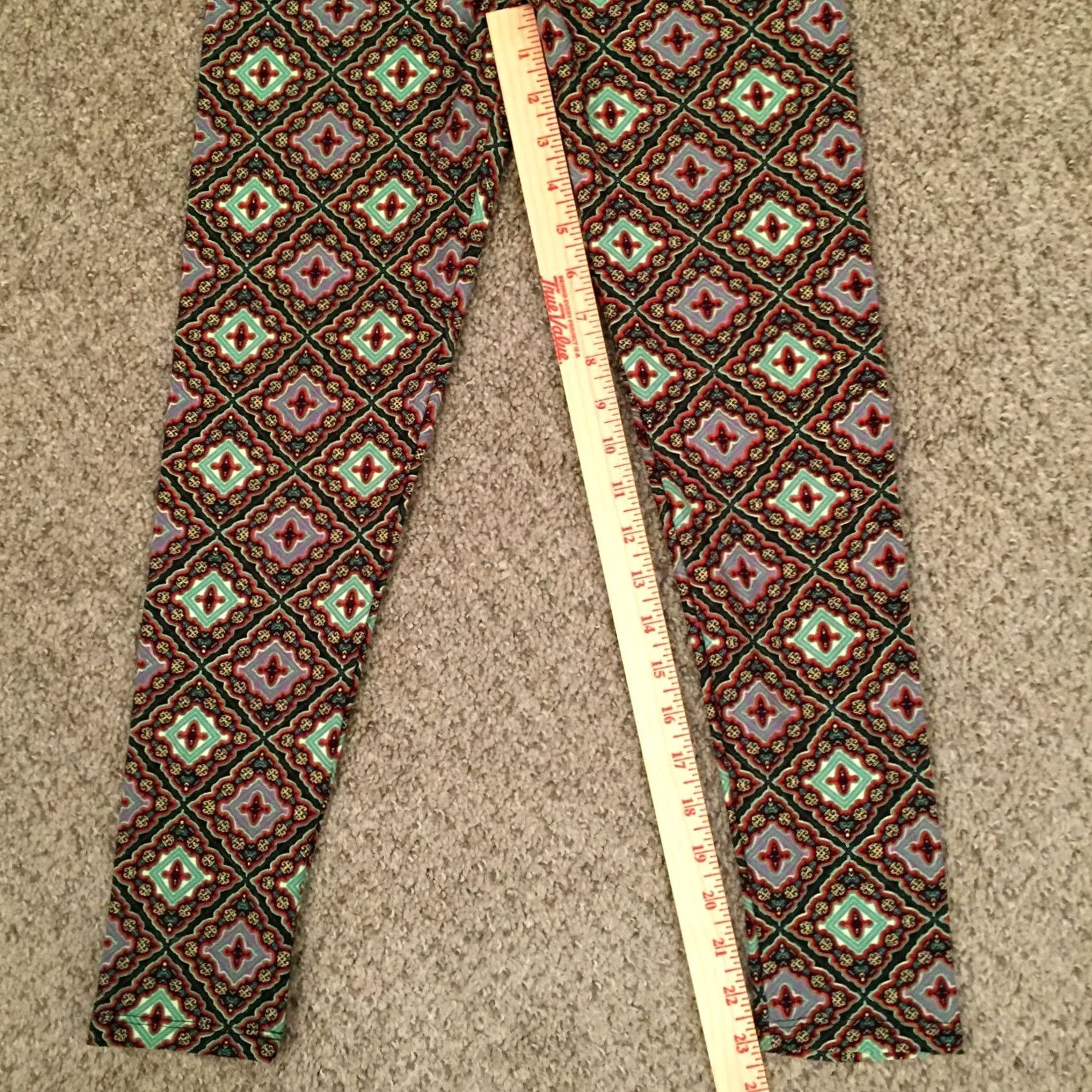Vintage LuLaRoe Leggings OS One Size Red-Green Geometric Elastic Waist Jogger Womens Infrared? Size 42" / US 20 - 4 Thumbnail