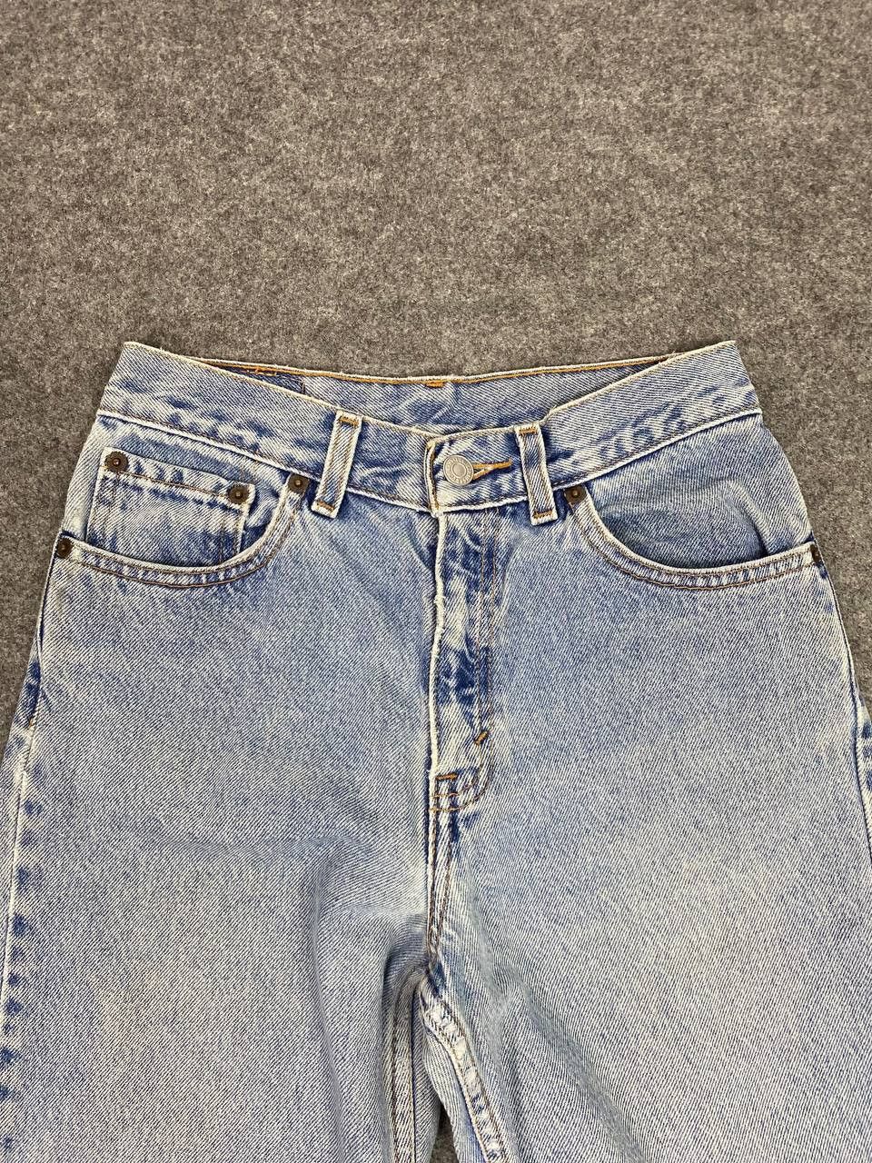 Levi's vintage levis 550 relaxed fit lightwash denim Size US 27 - 10 Thumbnail