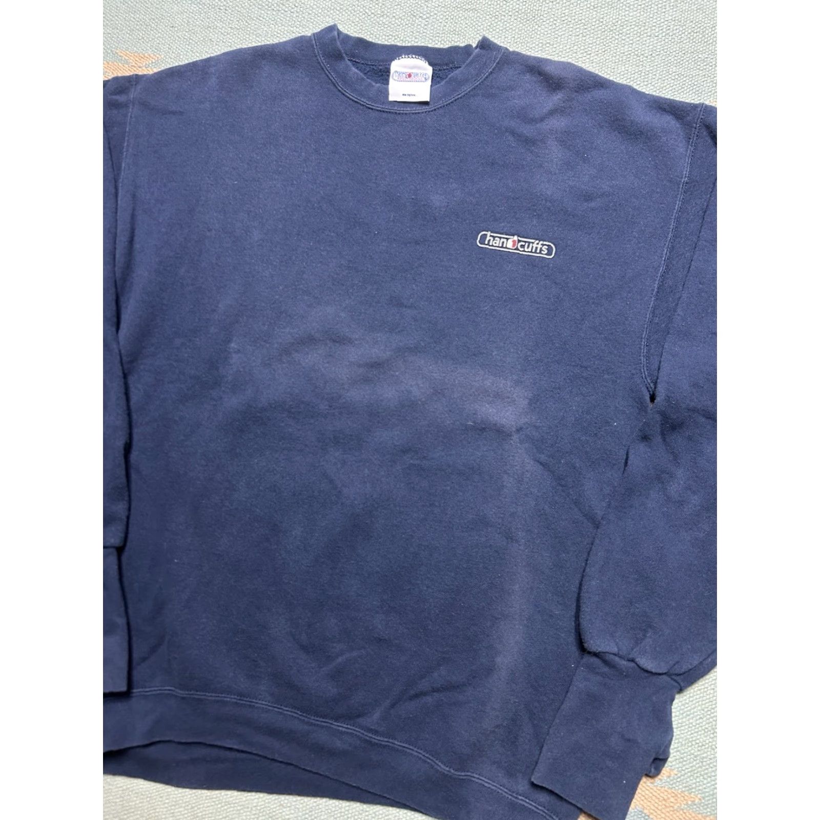 Vintage VINTAGE Handcuffs Sweatshirt Crewneck Men L Navy blue fade Large Pullover Skate Snowboard Size US L / EU 52-54 / 3 - 2 Thumbnail