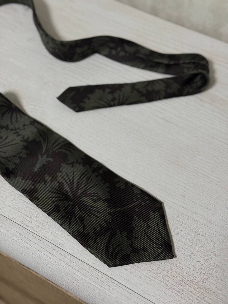 Hugo Boss Luxury Hugo Boss Tie Silk Very Rare Expensive Italy Size ONE SIZE - 7 Thumbnail