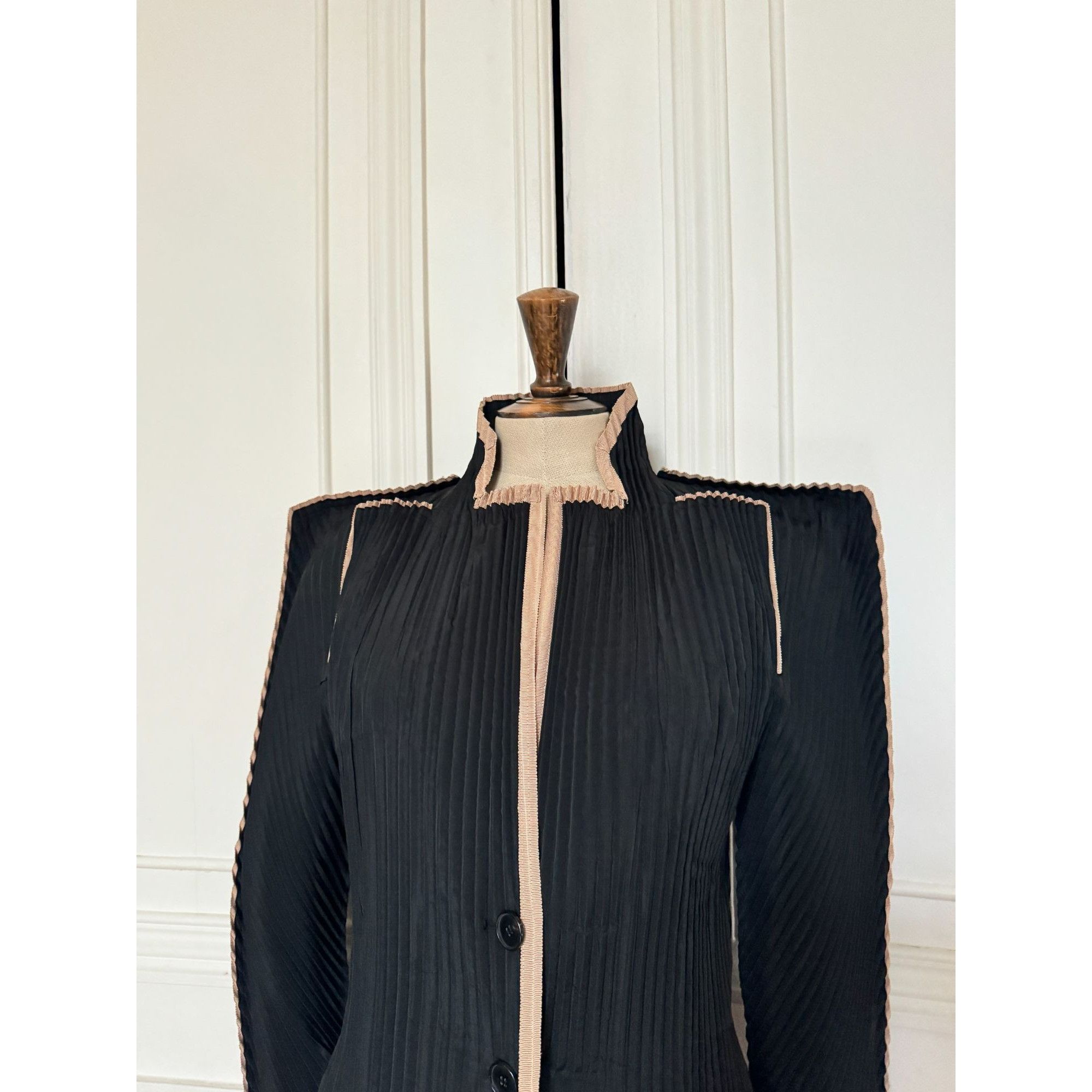 Jean Paul Gaultier Rare Black Pleated Jacket Size M / US 6-8 / IT 42-44 - 2 Thumbnail