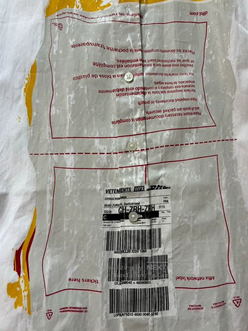 Vetements Vetements Short Sleeve Shirt Size US S / EU 44-46 / 1 - 4 Thumbnail