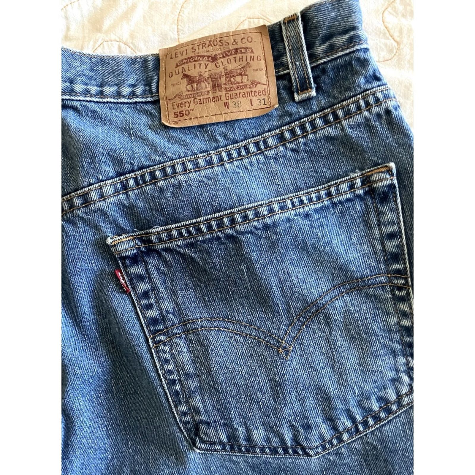 Levi's VINTAGE Levi’s 550 Jeans Relaxed Fit Medium Wash Jeans 36 Men Size US 36 / EU 52 - 2 Thumbnail