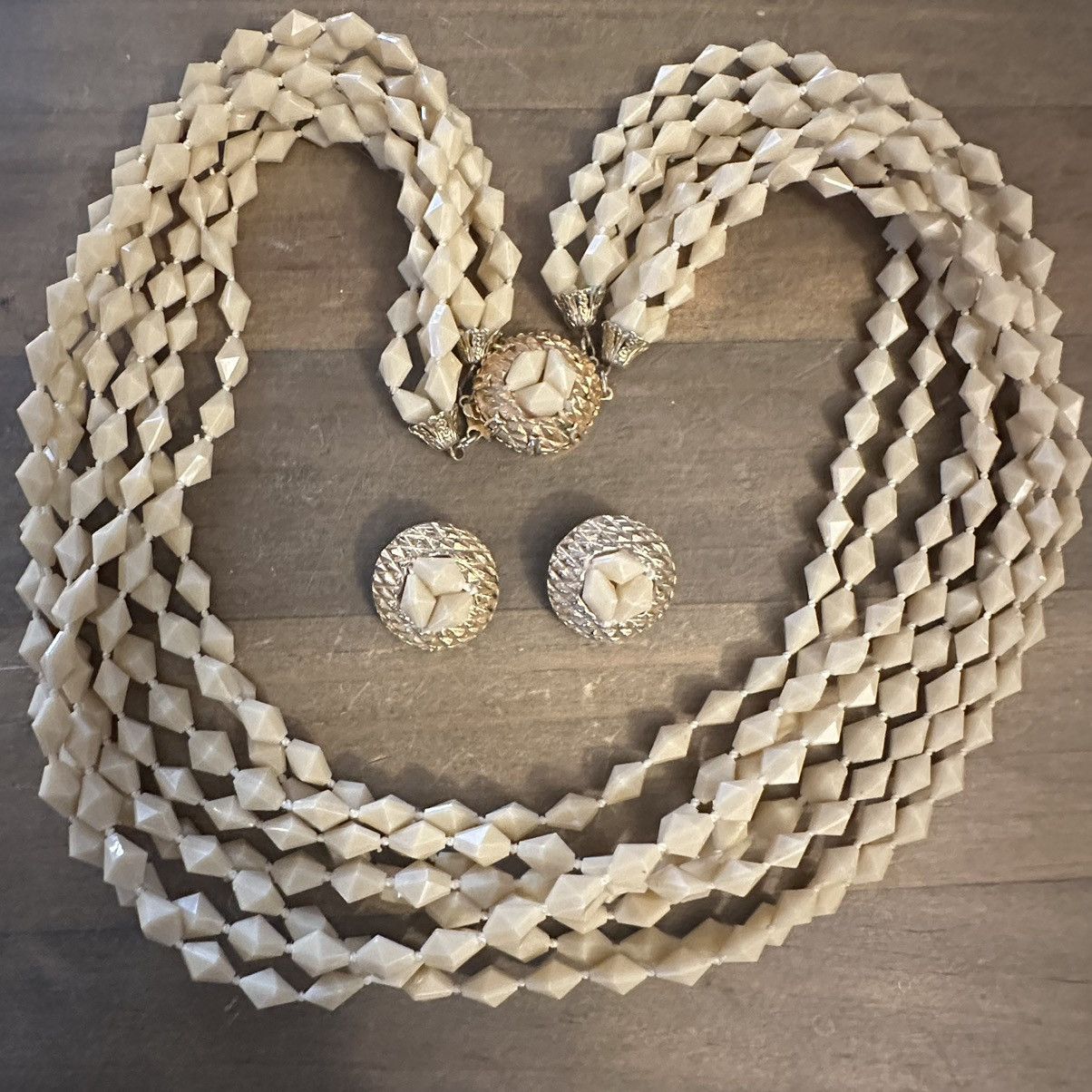 Vintage Vintage multi strand beaded necklace and matching earrings Size ONE SIZE - 2 Thumbnail
