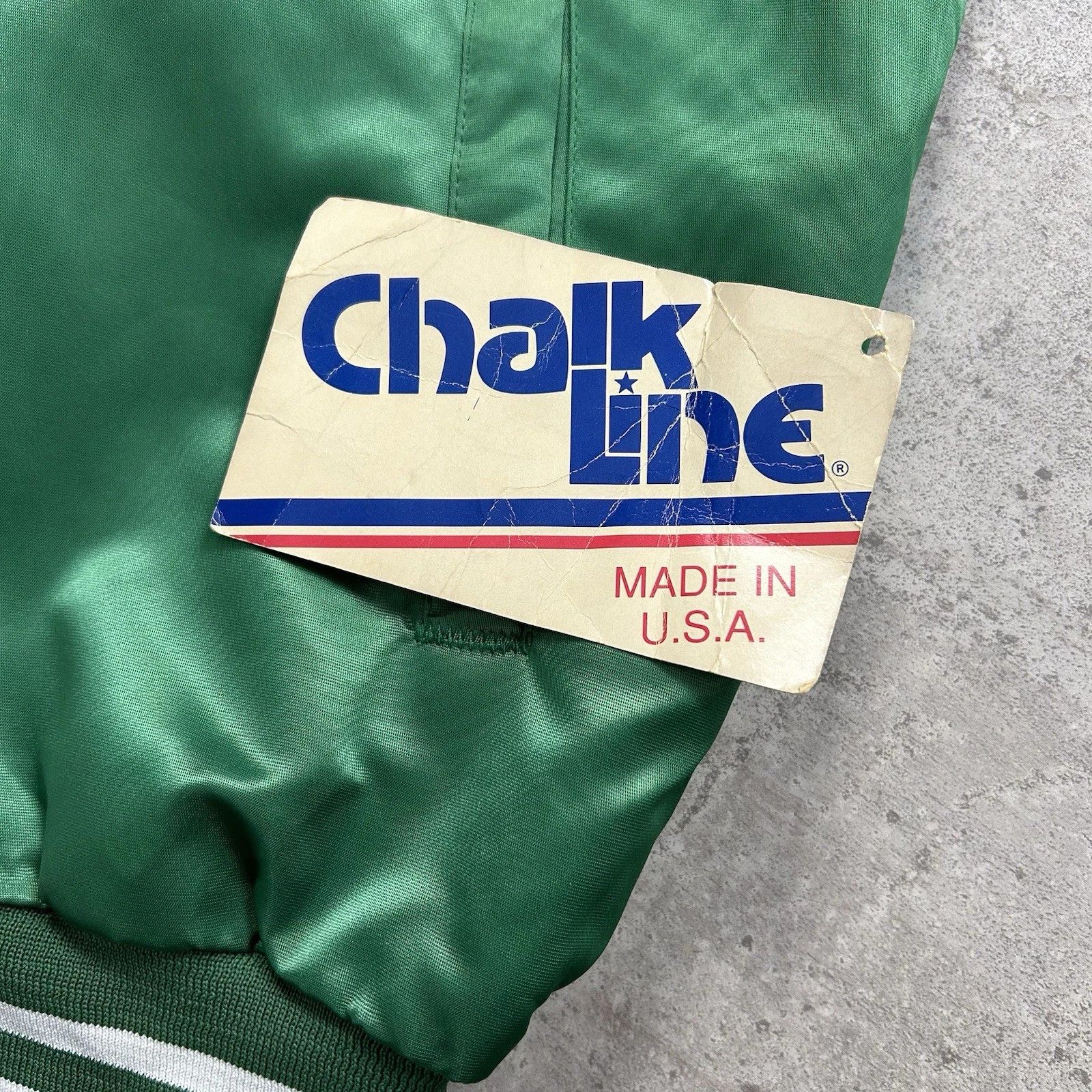 Chalk Line × NBA × Vintage BOSTON CELTICS SATIN BOMBER JACKET SPELL OUT HOT HOOPS Size US M / EU 48-50 / 2 - 8 Thumbnail