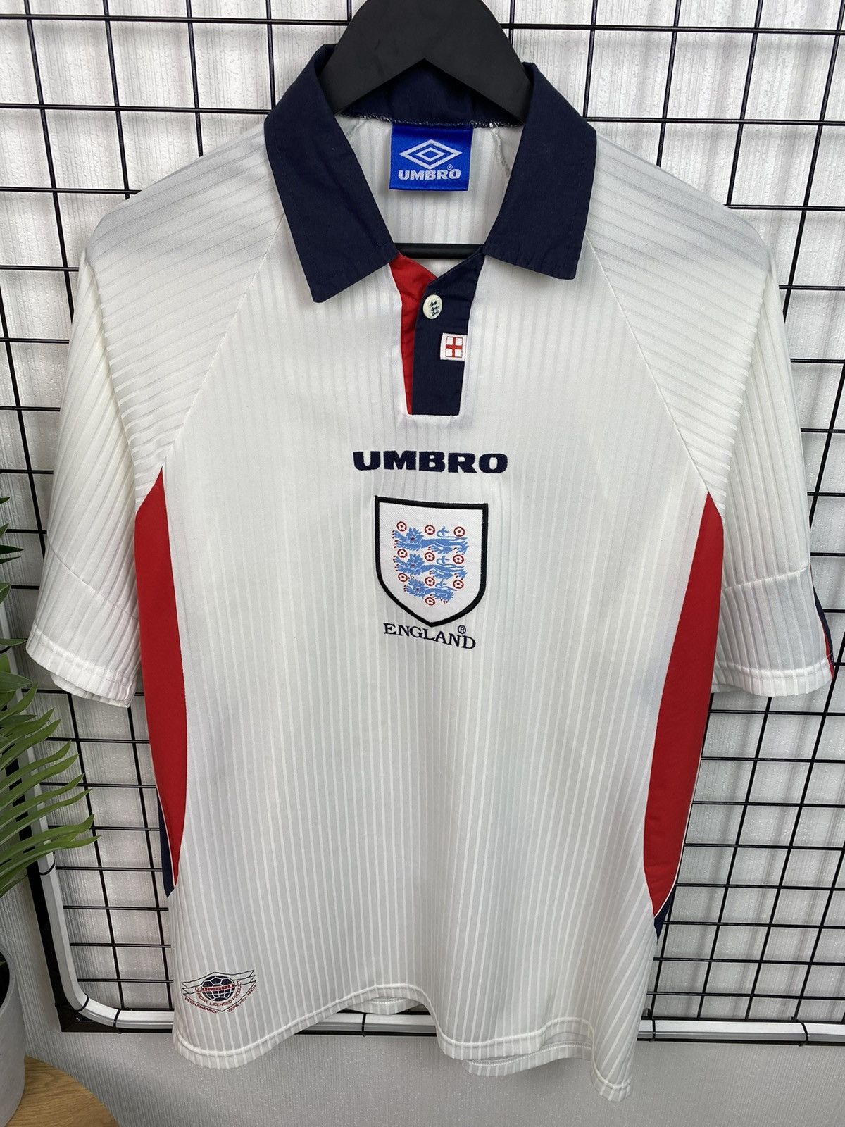 Umbro × Vintage Vintage England 1997/1999 Home Jersey Soccer XL Football Size US XL / EU 56 / 4 - 5 Thumbnail
