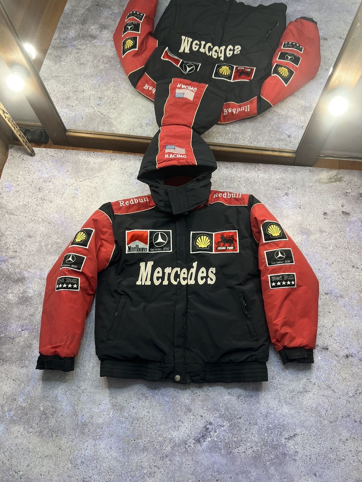 Ferrari Malboro mercedes bens red bull racing formula 1 jacket Size US M / EU 48-50 / 2 - 4 Thumbnail