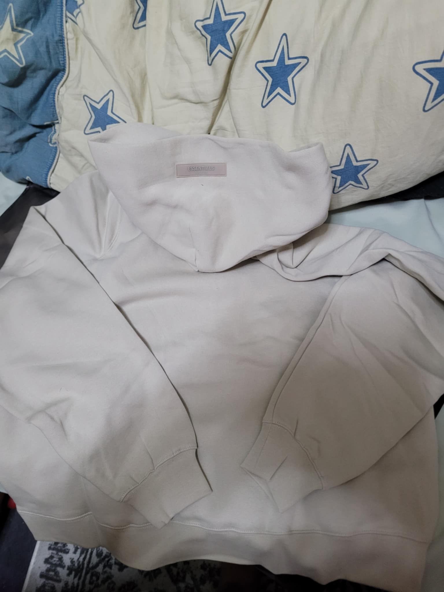 Fear of God sz L Fear of God Essentials 1977 Hoodie WHEAT Size US L / EU 52-54 / 3 - 7 Thumbnail