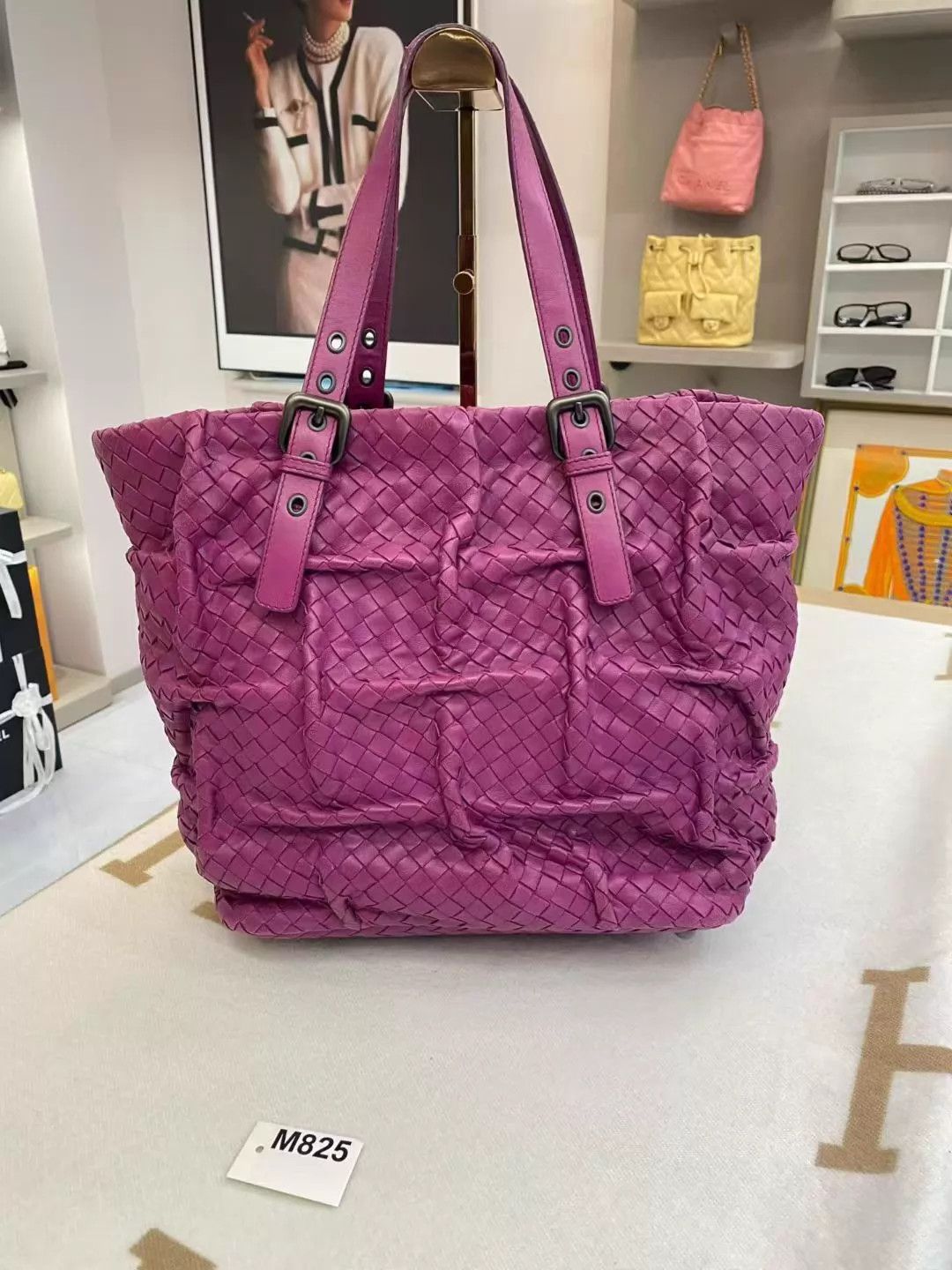 Bottega Veneta BV Solid Color Tote 41x16x29 Good Condition Size ONE SIZE - 3 Thumbnail