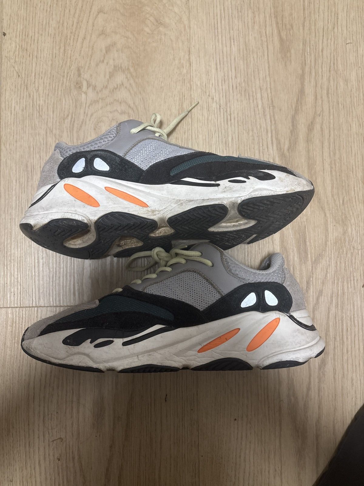 Yeezy Yeezy 700 Wave Runner Size US 9 / EU 42 - 5 Thumbnail